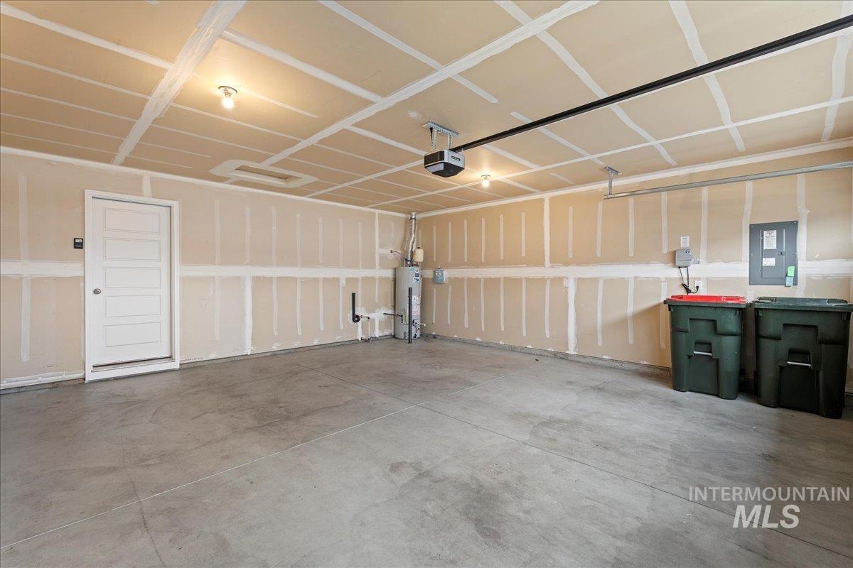 3949 N Amberwood Ave, Meridian, Idaho 83646, 3 Bedrooms, 2 Bathrooms, Residential For Sale, Price $424,990, 98976527