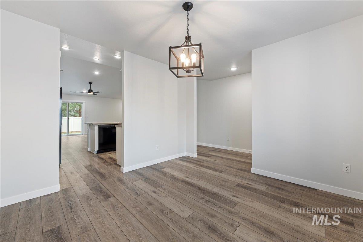 3949 N Amberwood Ave, Meridian, Idaho 83646, 3 Bedrooms, 2 Bathrooms, Residential For Sale, Price $424,990, 98976527