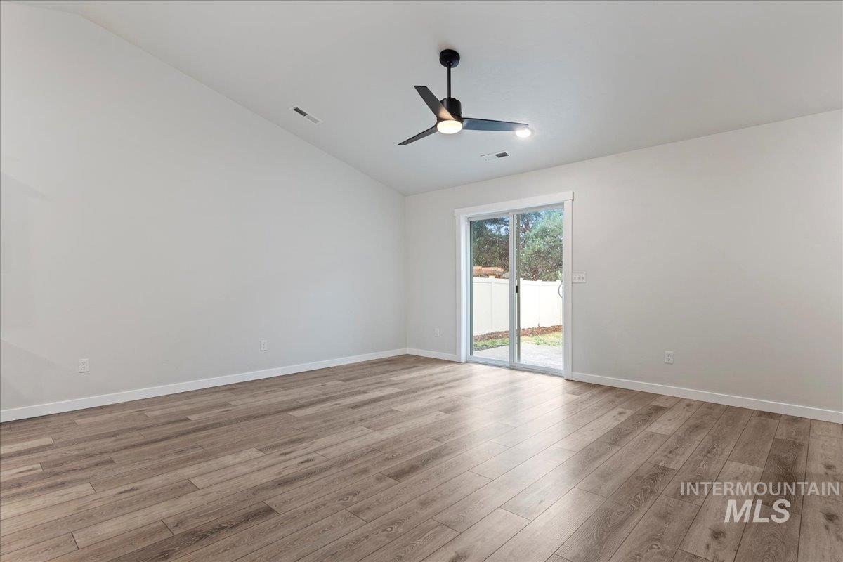 3949 N Amberwood Ave, Meridian, Idaho 83646, 3 Bedrooms, 2 Bathrooms, Residential For Sale, Price $424,990, 98976527