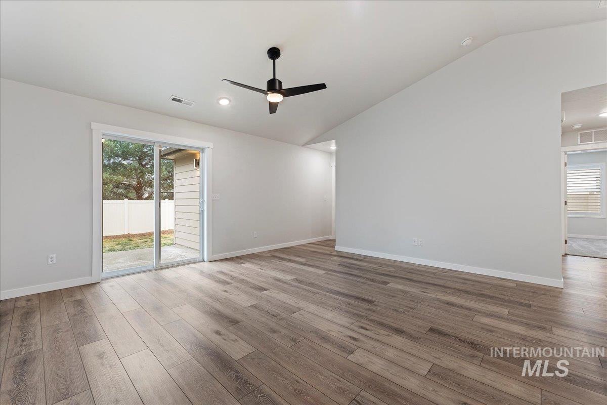 3949 N Amberwood Ave, Meridian, Idaho 83646, 3 Bedrooms, 2 Bathrooms, Residential For Sale, Price $424,990, 98976527