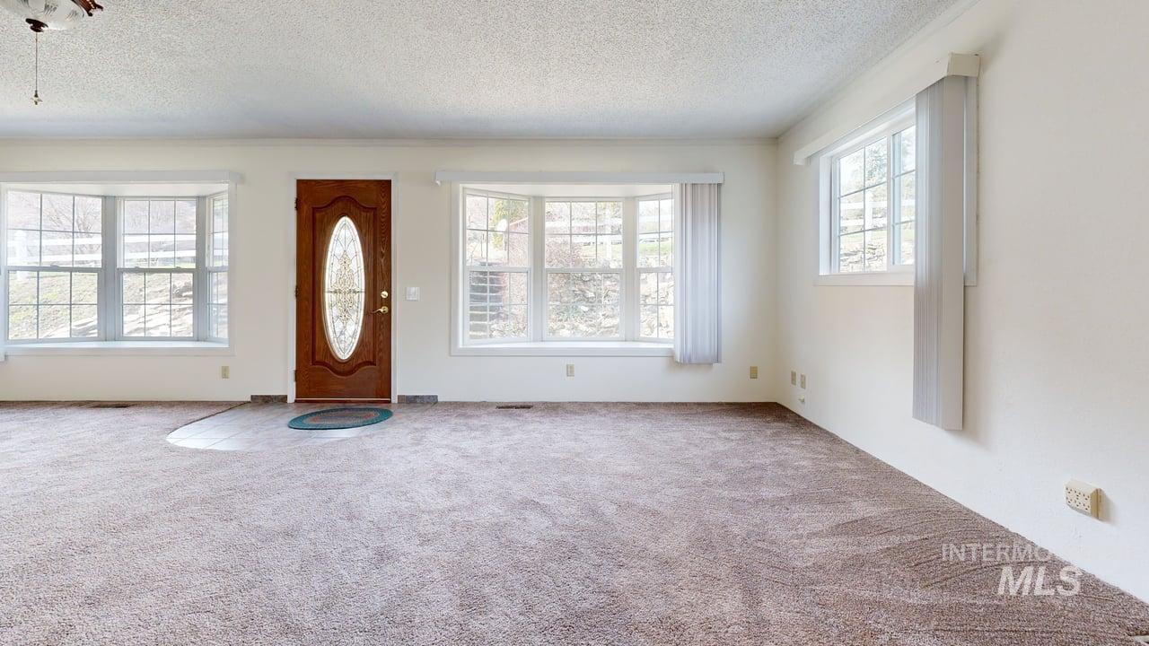 196 Main St., Juliaetta, Idaho 83535, 3 Bedrooms, 2 Bathrooms, Residential For Sale, Price $359,900, 98976528