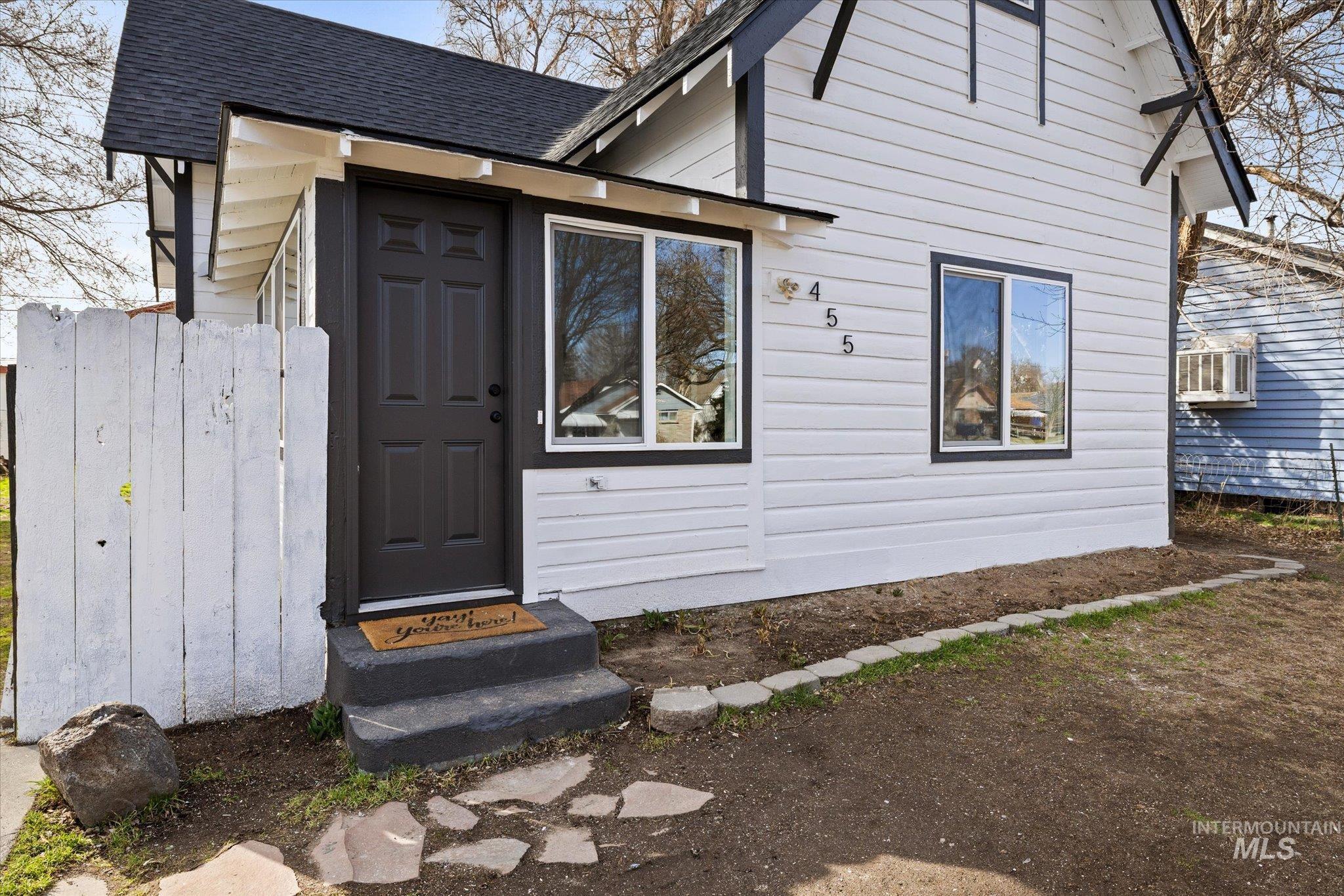 455 S 2nd E, Mountain Home, Idaho 83647, 4 Bedrooms, 1.5 Bathrooms, Residential For Sale, Price $289,000, 98976533