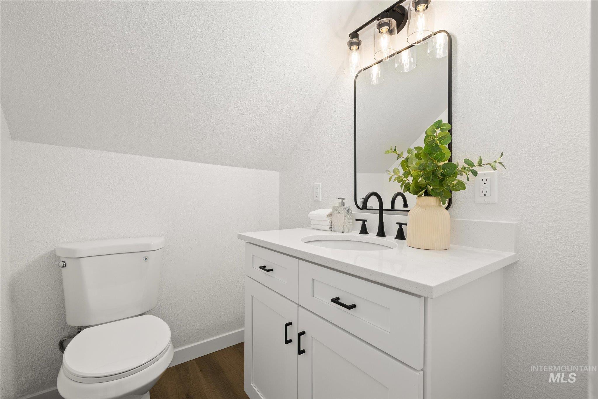 455 S 2nd E, Mountain Home, Idaho 83647, 4 Bedrooms, 1.5 Bathrooms, Residential For Sale, Price $289,000, 98976533