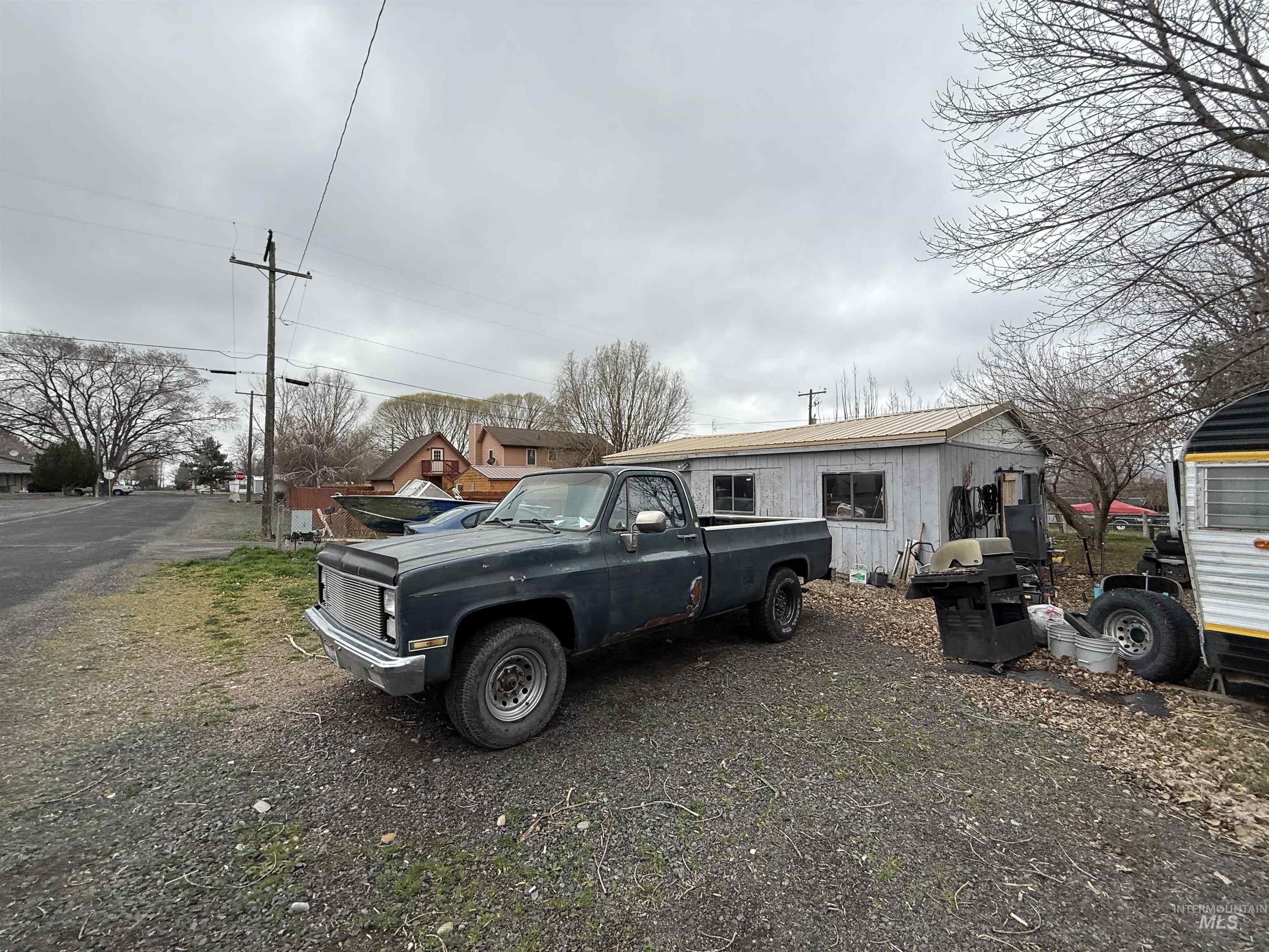 180 Bruneau, Hagerman, Idaho 83332, 3 Bedrooms, 1 Bathroom, Residential For Sale, Price $230,000, 98976535