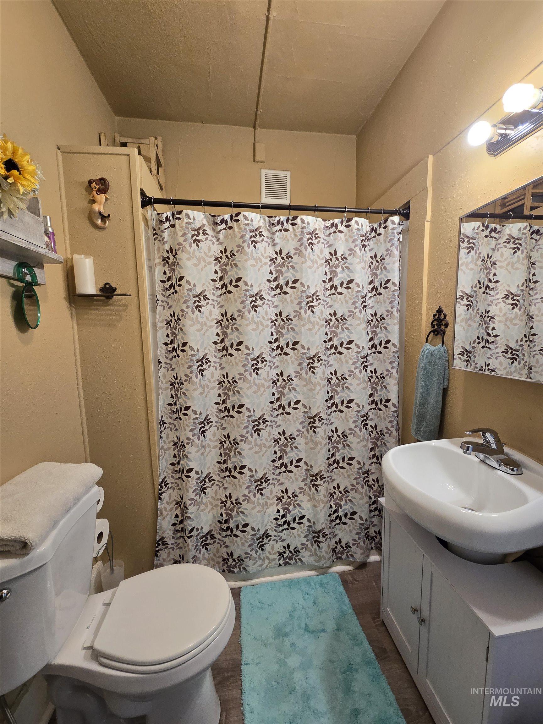 695 N Oregon Street, Ontario, Oregon 97914, 2 Bedrooms, 1 Bathroom, Residential For Sale, Price $195,000, 98976537