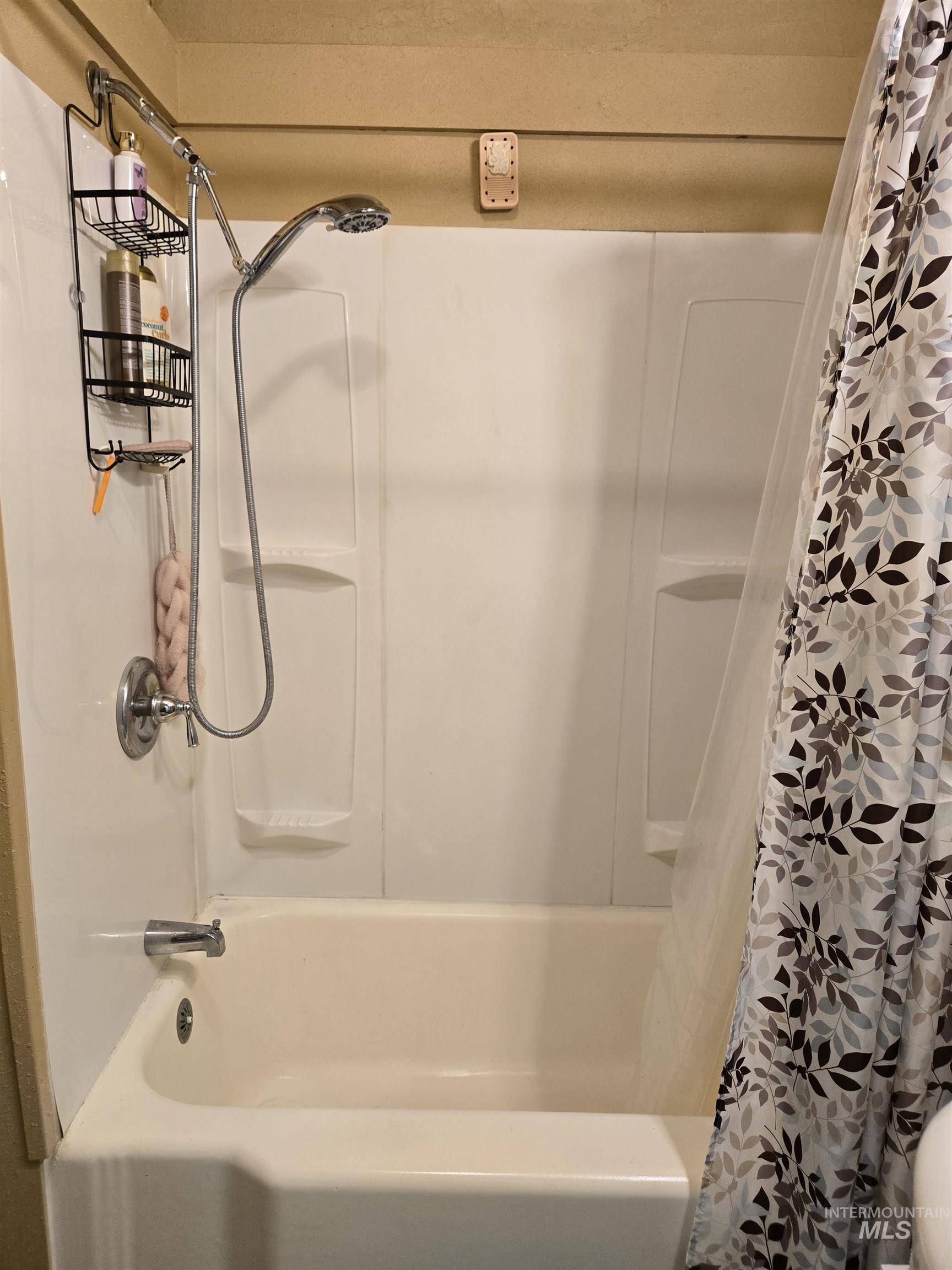 695 N Oregon Street, Ontario, Oregon 97914, 2 Bedrooms, 1 Bathroom, Residential For Sale, Price $195,000, 98976537