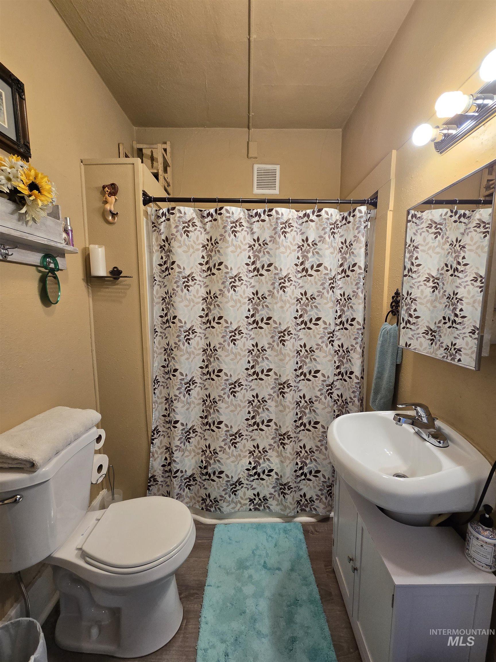 695 N Oregon Street, Ontario, Oregon 97914, 2 Bedrooms, 1 Bathroom, Residential For Sale, Price $195,000, 98976537