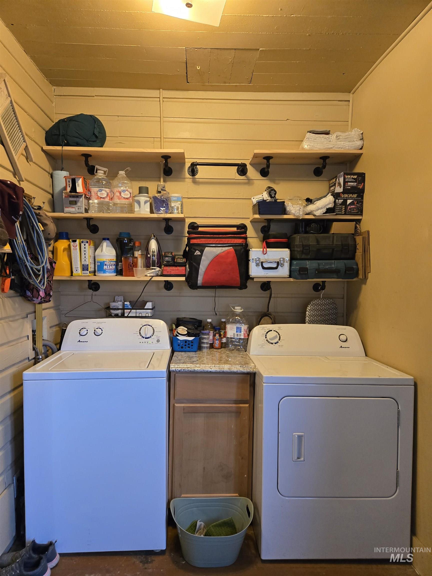 695 N Oregon Street, Ontario, Oregon 97914, 2 Bedrooms, 1 Bathroom, Residential For Sale, Price $195,000, 98976537