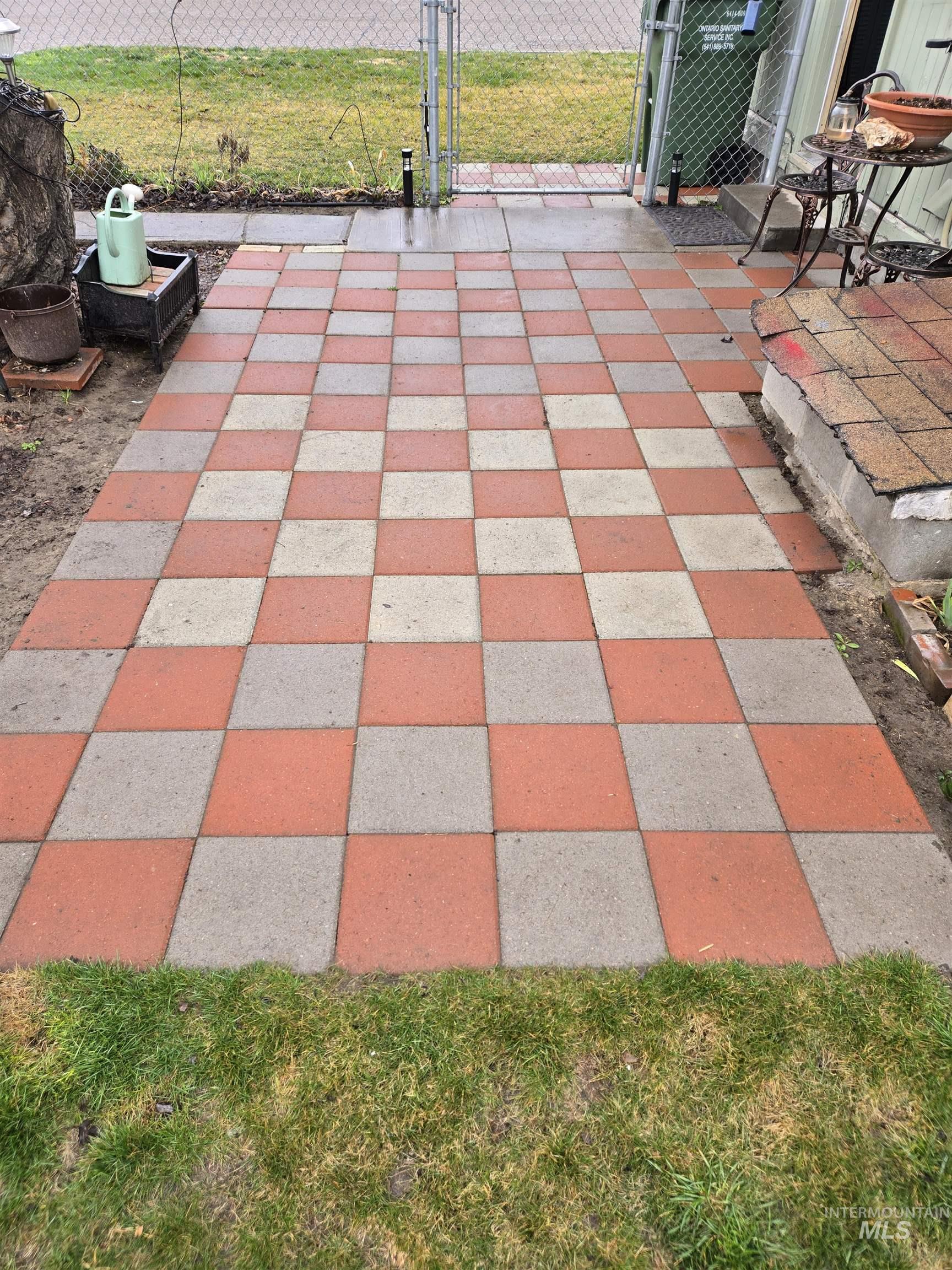 695 N Oregon Street, Ontario, Oregon 97914, 2 Bedrooms, 1 Bathroom, Residential For Sale, Price $195,000, 98976537