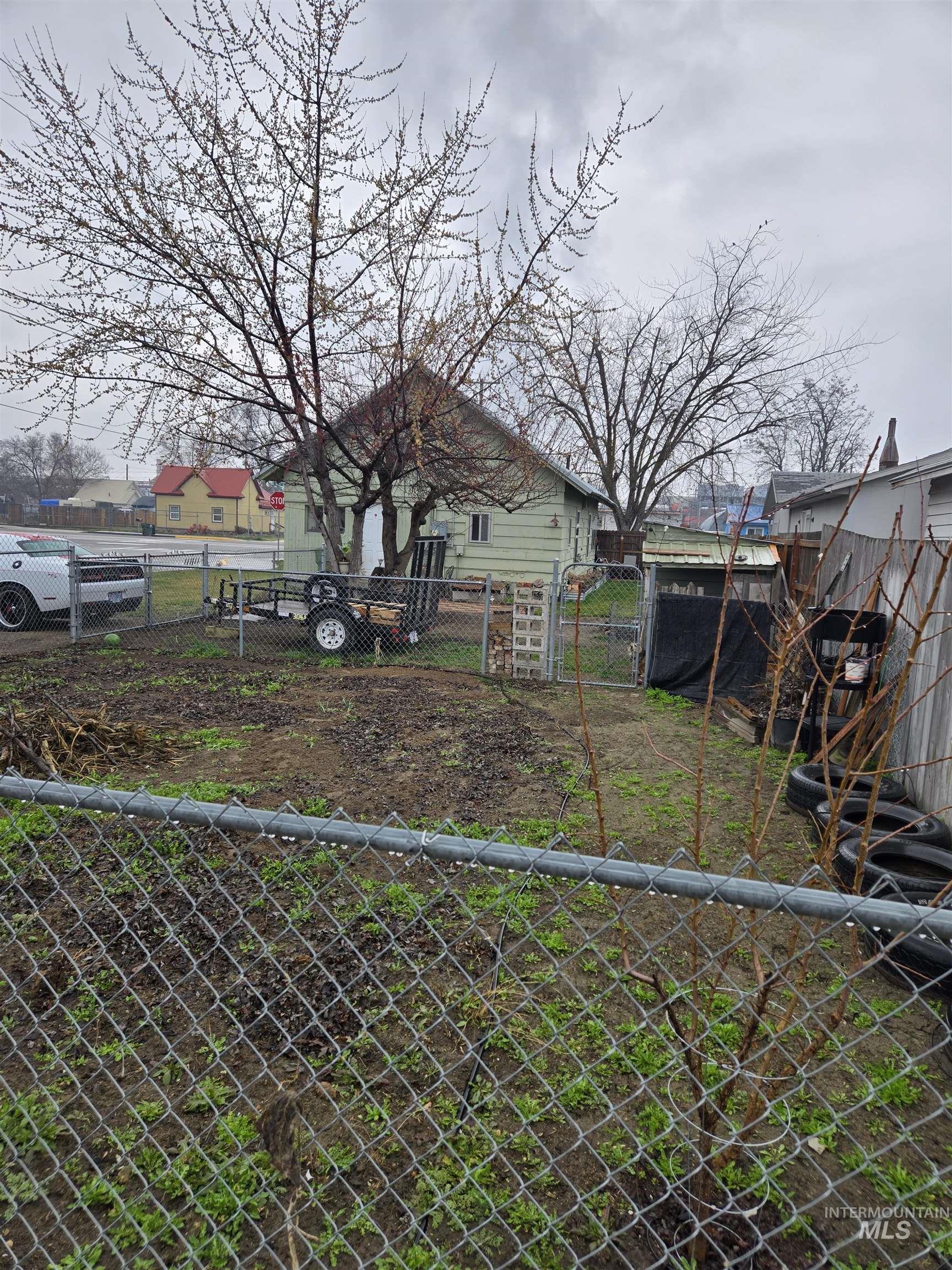 695 N Oregon Street, Ontario, Oregon 97914, 2 Bedrooms, 1 Bathroom, Residential For Sale, Price $195,000, 98976537