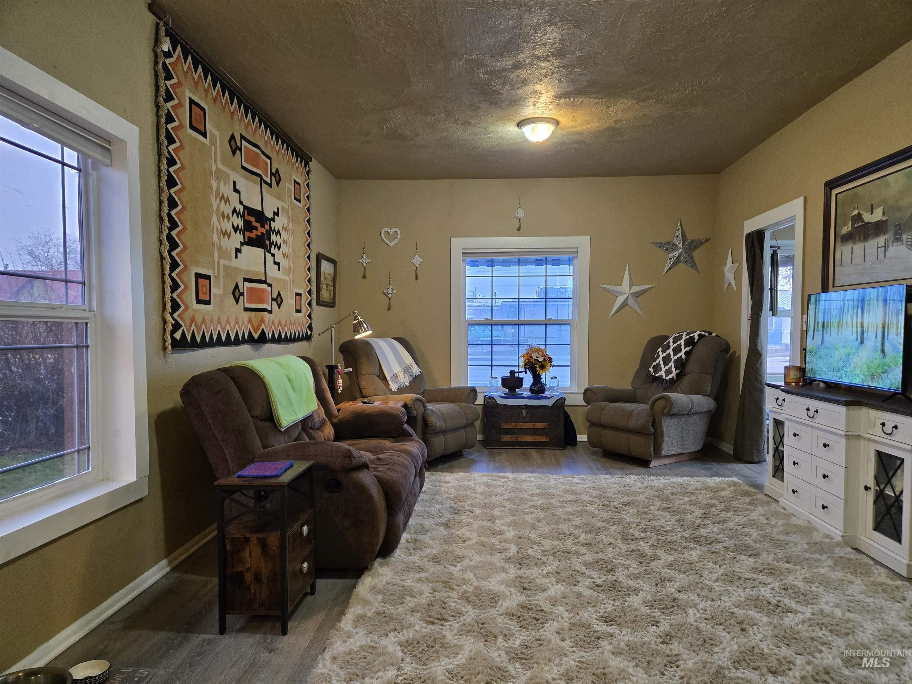 695 N Oregon Street, Ontario, Oregon 97914, 2 Bedrooms, 1 Bathroom, Residential For Sale, Price $195,000, 98976537