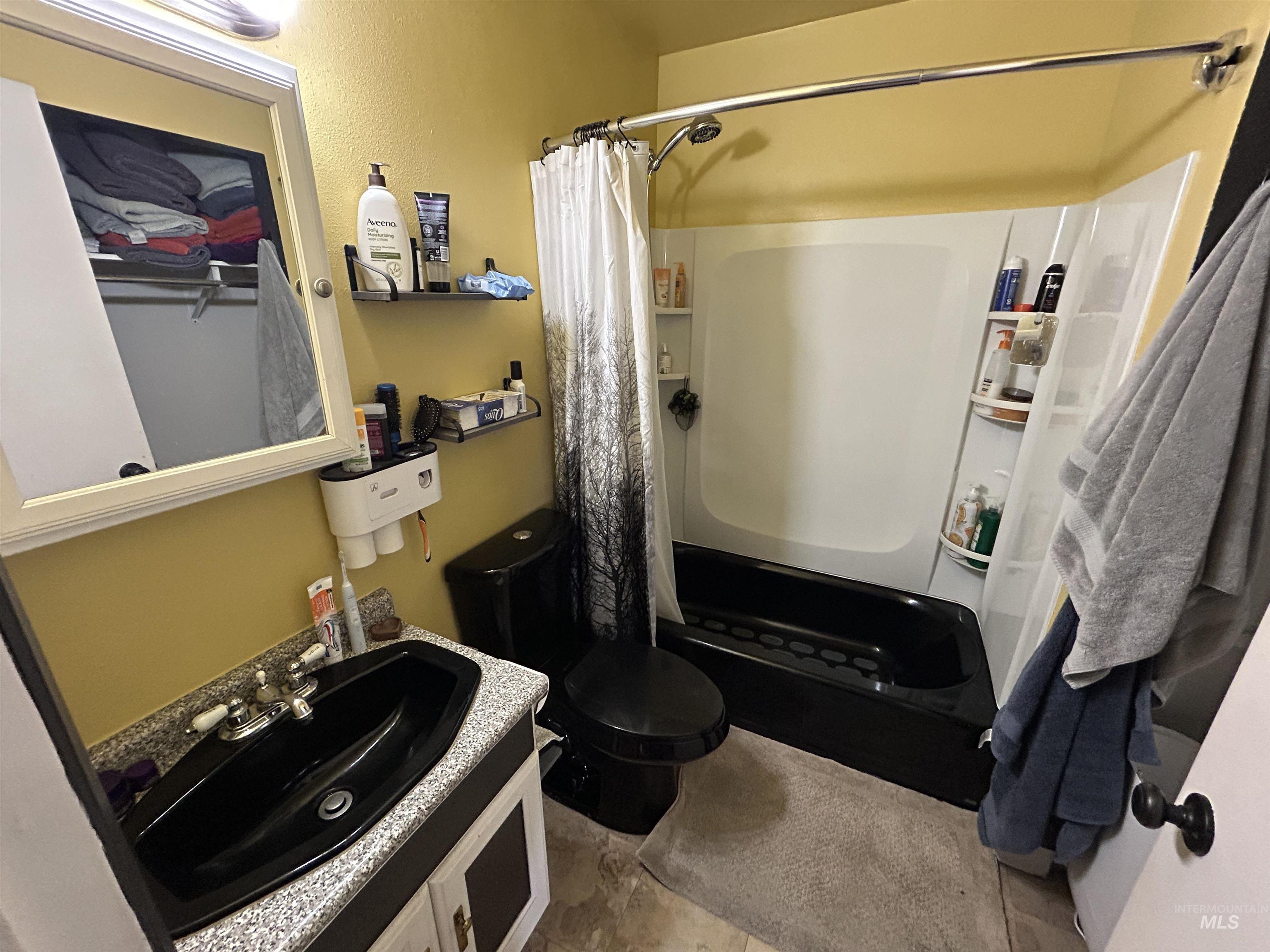 2613 9th Ave., Lewiston, Idaho 83501, 2 Bedrooms, 2 Bathrooms, Residential For Sale, Price $314,900, 98976538