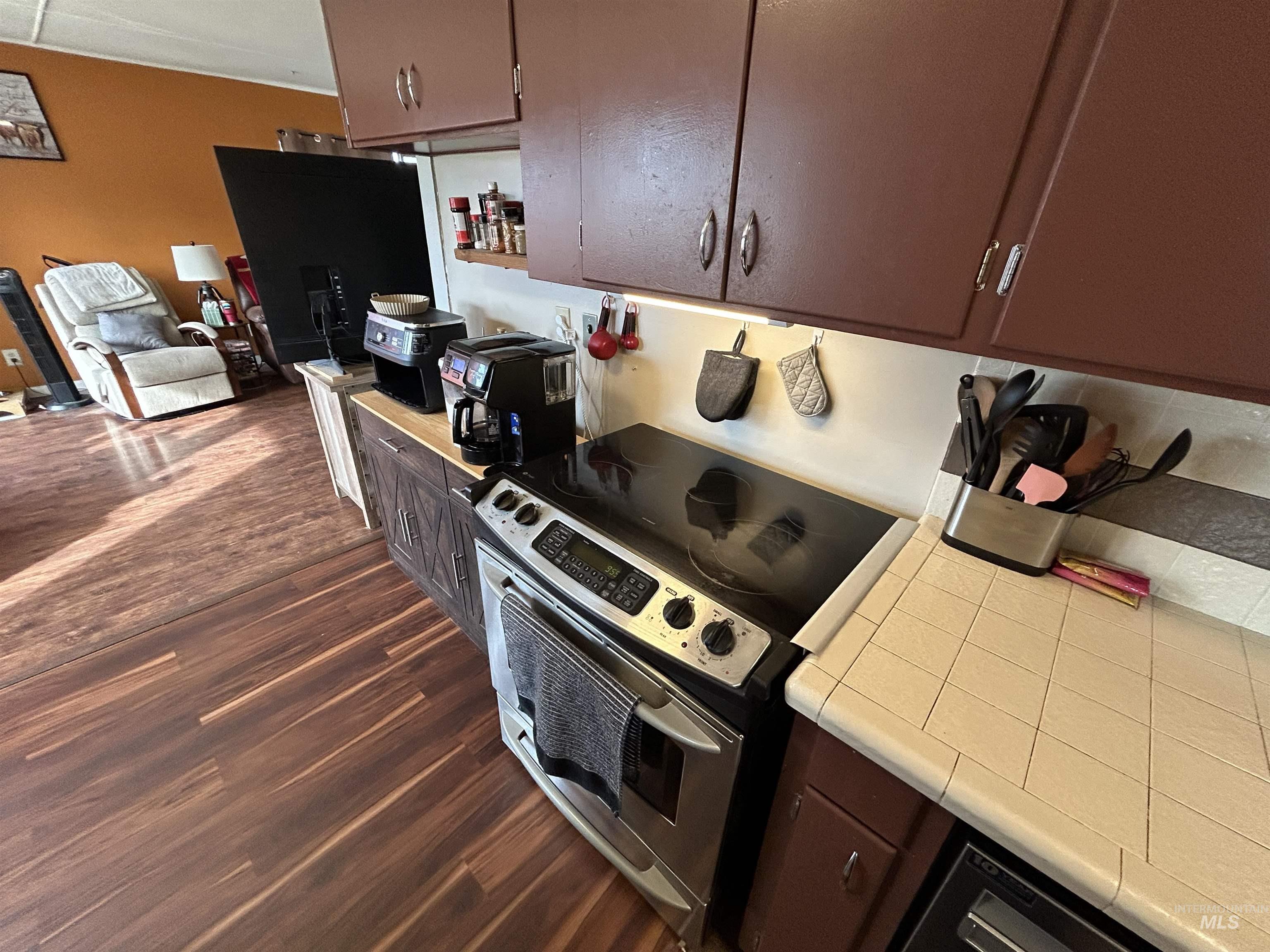 2613 9th Ave., Lewiston, Idaho 83501, 2 Bedrooms, 2 Bathrooms, Residential For Sale, Price $314,900, 98976538