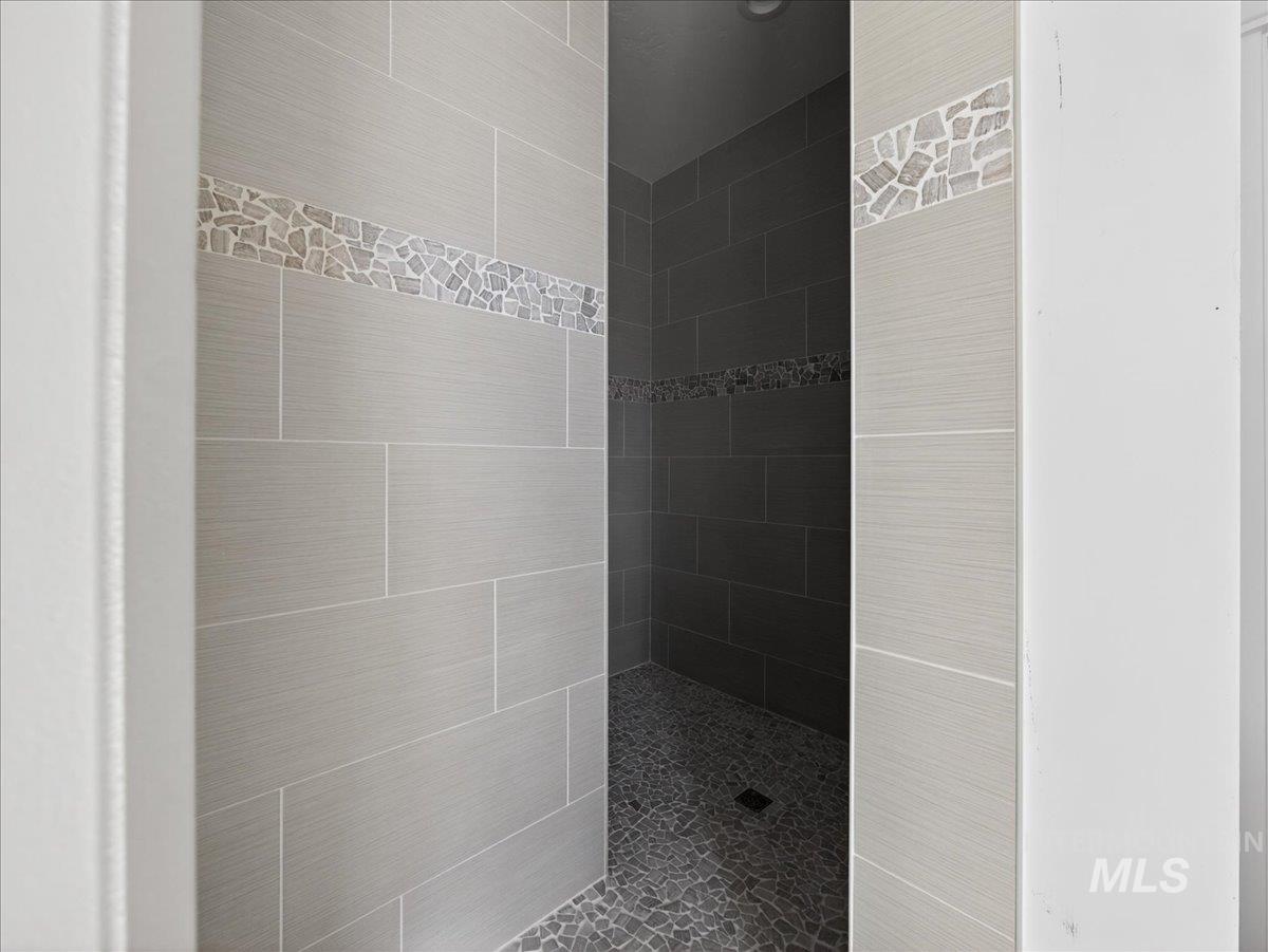 8B Clydesdale Lane, Parma, Idaho 83660, 4 Bedrooms, 2.5 Bathrooms, Residential For Sale, Price $998,900, 98976539