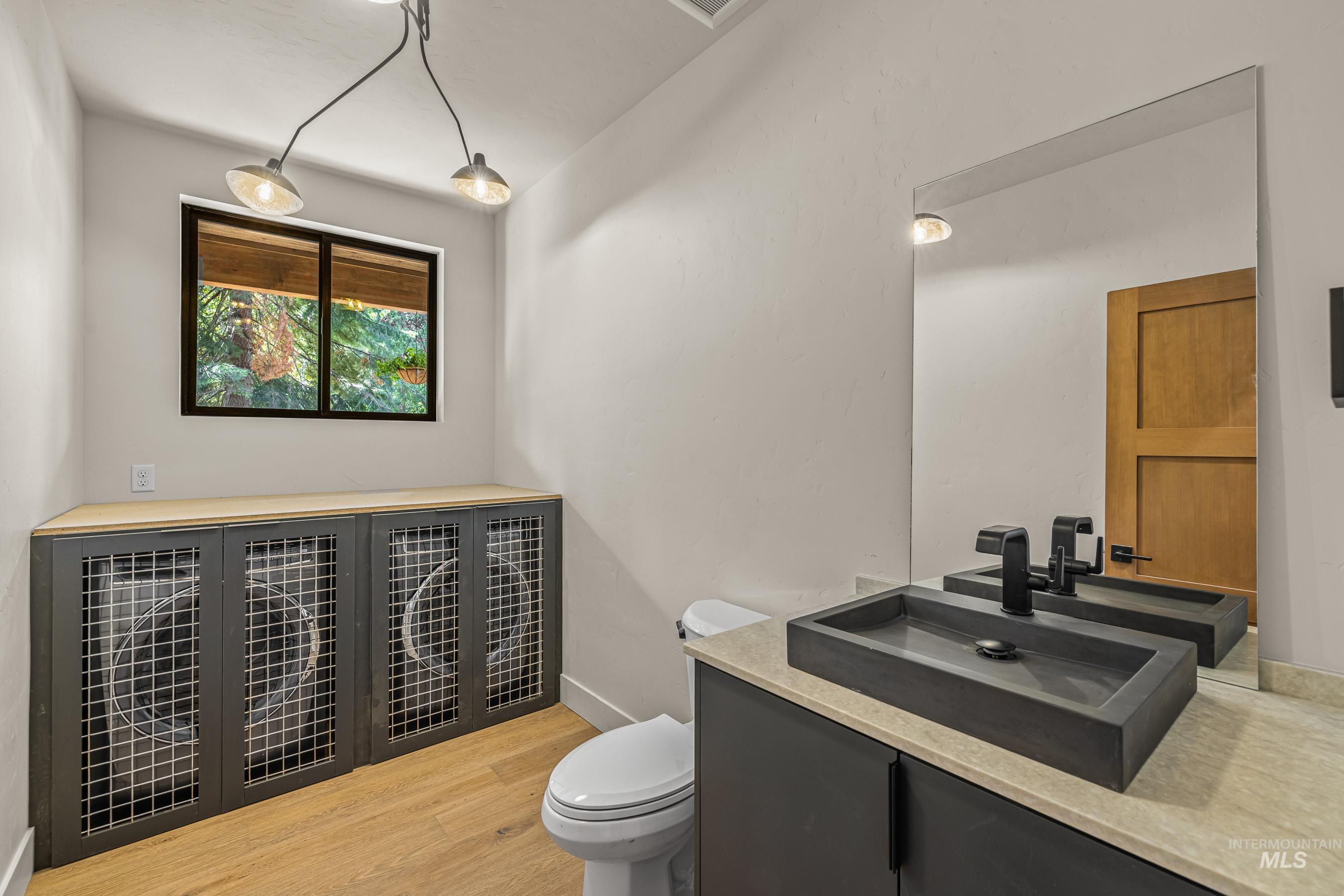 12850 Aurora, Donnelly, Idaho 83615, 3 Bedrooms, 2.5 Bathrooms, Residential For Sale, Price $995,000, 98976543