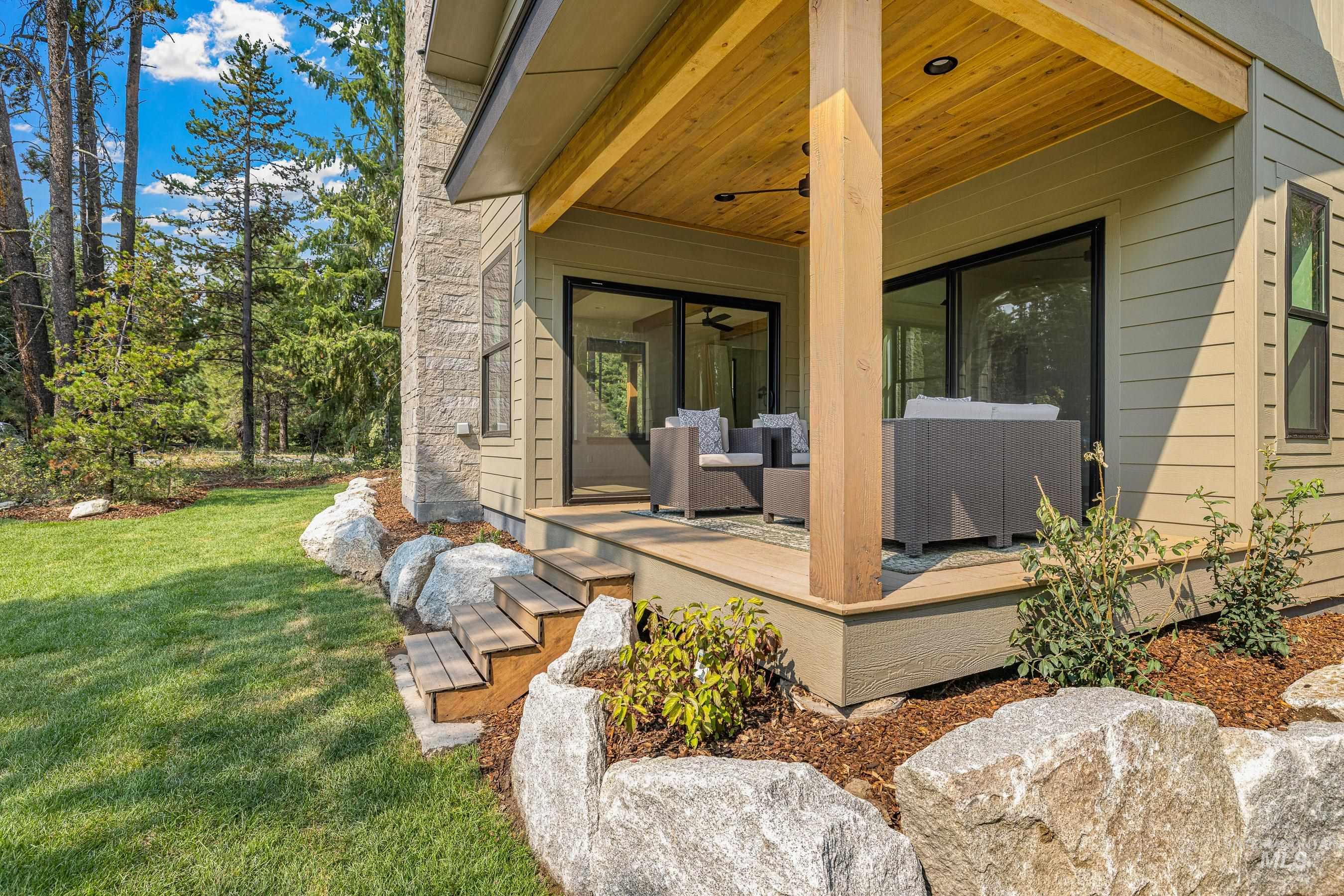 12850 Aurora, Donnelly, Idaho 83615, 3 Bedrooms, 2.5 Bathrooms, Residential For Sale, Price $995,000, 98976543