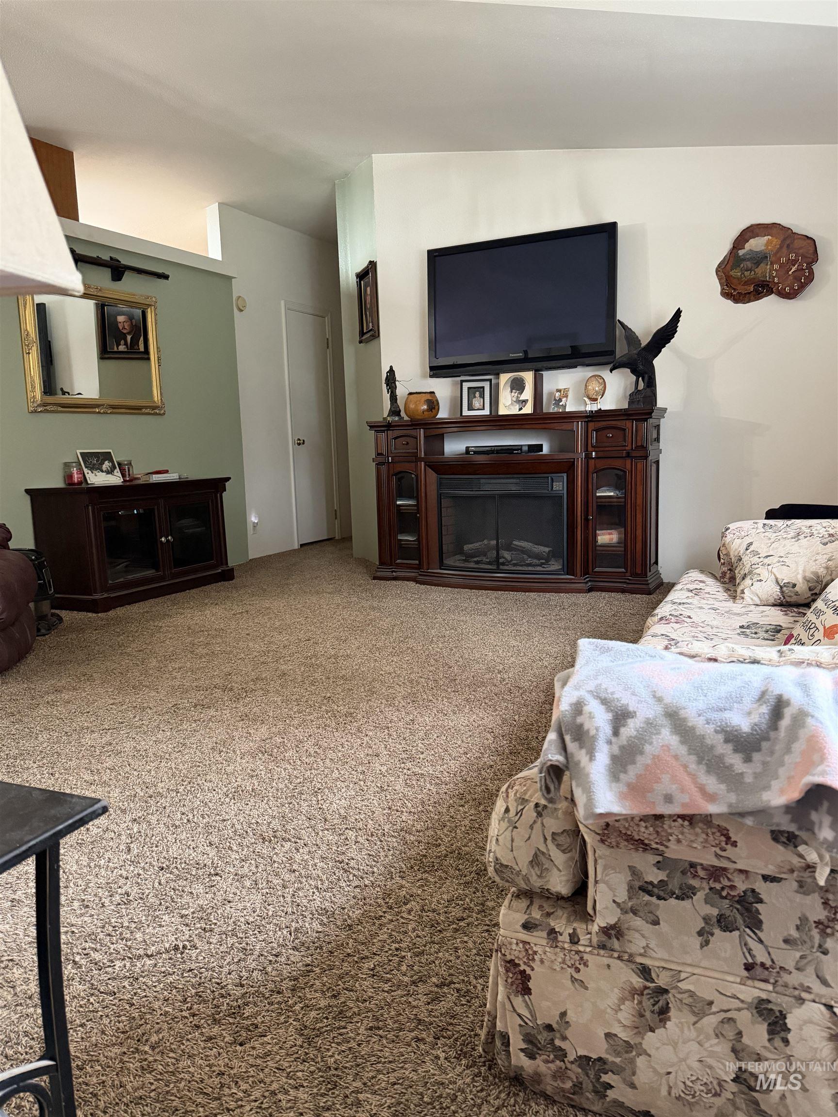 151 Quicksilver Ave., Hagerman, Idaho 83332, 3 Bedrooms, 2 Bathrooms, Residential For Sale, Price $350,000, 98976545