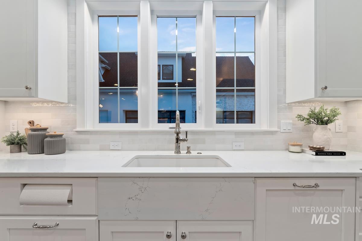 5032 W Oakford Dr., Meridian, Idaho 83646, 5 Bedrooms, 3.5 Bathrooms, Residential For Sale, Price $3,999,900,MLS 98976555