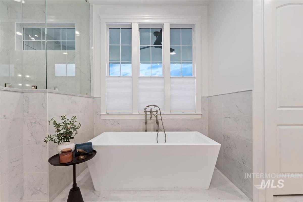 5032 W Oakford Dr., Meridian, Idaho 83646, 5 Bedrooms, 3.5 Bathrooms, Residential For Sale, Price $3,999,900,MLS 98976555