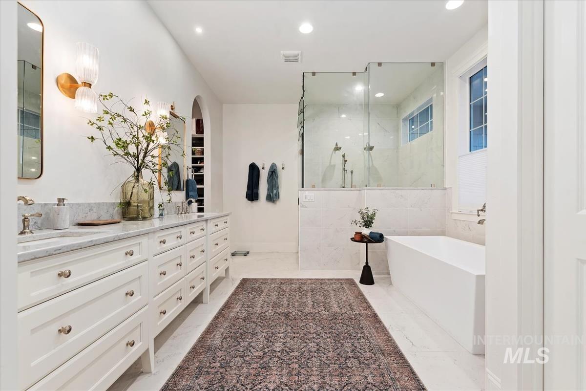 5032 W Oakford Dr., Meridian, Idaho 83646, 5 Bedrooms, 3.5 Bathrooms, Residential For Sale, Price $3,999,900,MLS 98976555