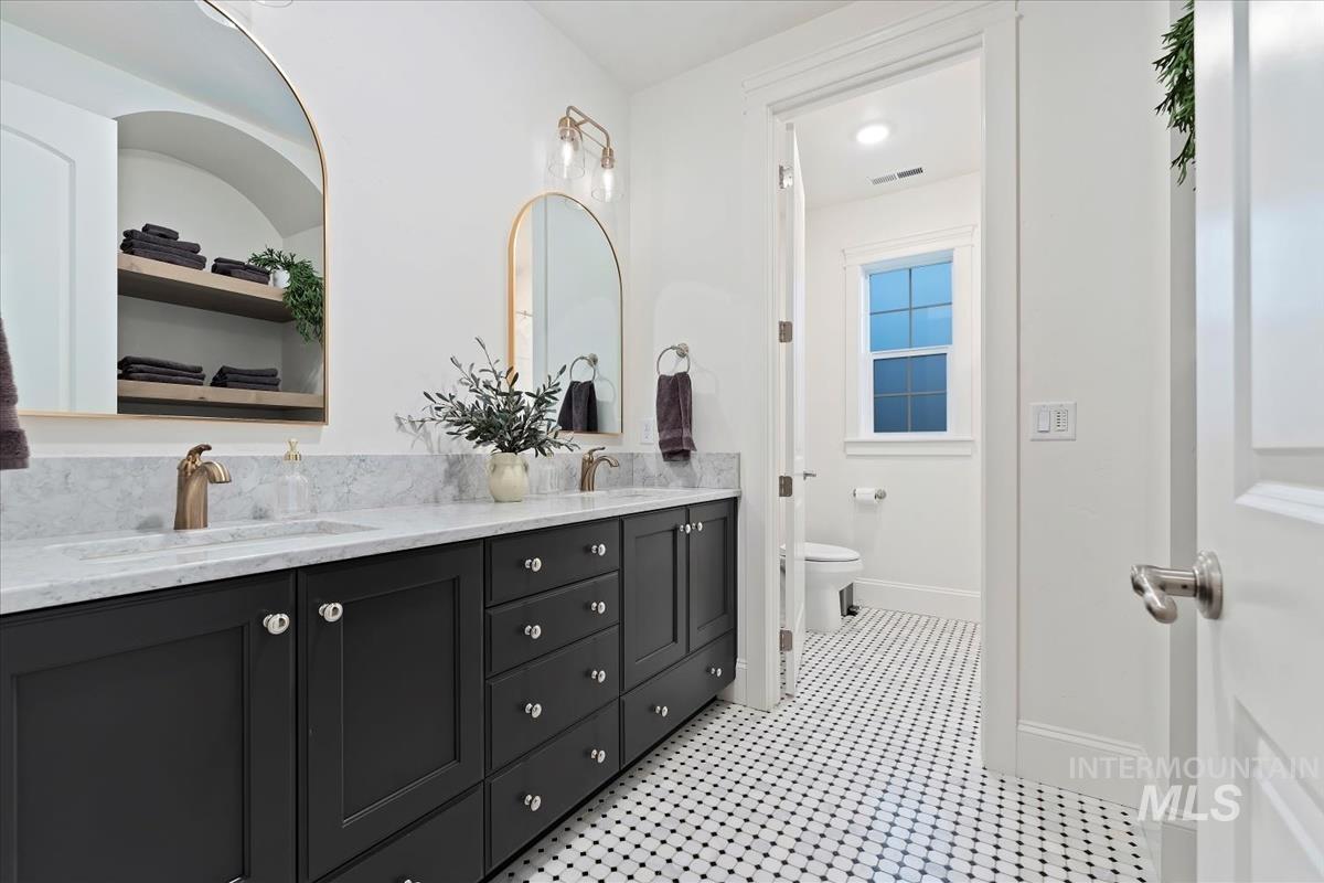 5032 W Oakford Dr., Meridian, Idaho 83646, 5 Bedrooms, 3.5 Bathrooms, Residential For Sale, Price $3,999,900,MLS 98976555