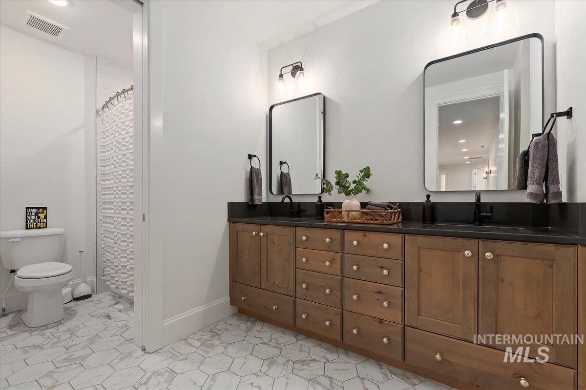 5032 W Oakford Dr., Meridian, Idaho 83646, 5 Bedrooms, 3.5 Bathrooms, Residential For Sale, Price $3,999,900,MLS 98976555