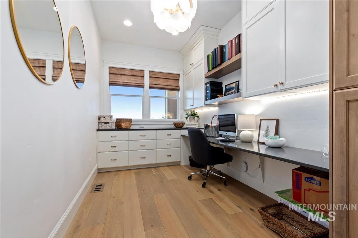 5032 W Oakford Dr., Meridian, Idaho 83646, 5 Bedrooms, 3.5 Bathrooms, Residential For Sale, Price $3,999,900,MLS 98976555