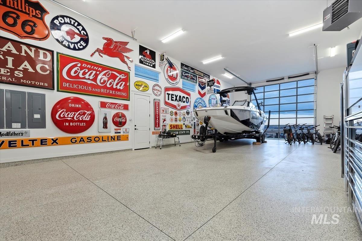 5032 W Oakford Dr., Meridian, Idaho 83646, 5 Bedrooms, 3.5 Bathrooms, Residential For Sale, Price $3,999,900,MLS 98976555