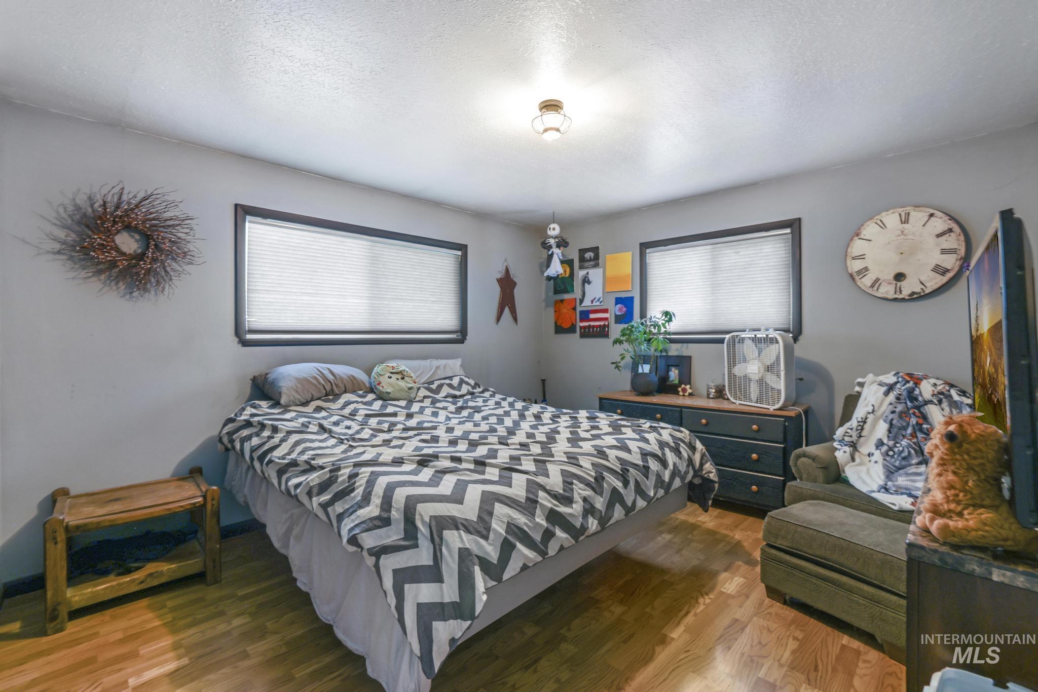 321 Dennis Drive, Burley, Idaho 83318-0000, 5 Bedrooms, 2 Bathrooms, Residential For Sale, Price $363,000, 98976560