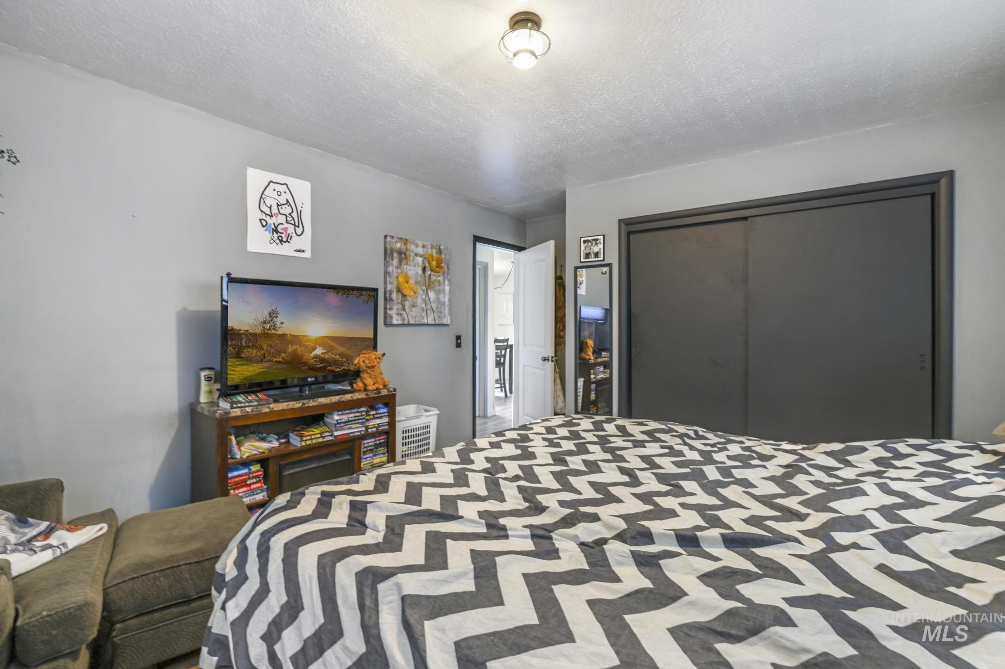 321 Dennis Drive, Burley, Idaho 83318-0000, 5 Bedrooms, 2 Bathrooms, Residential For Sale, Price $363,000, 98976560