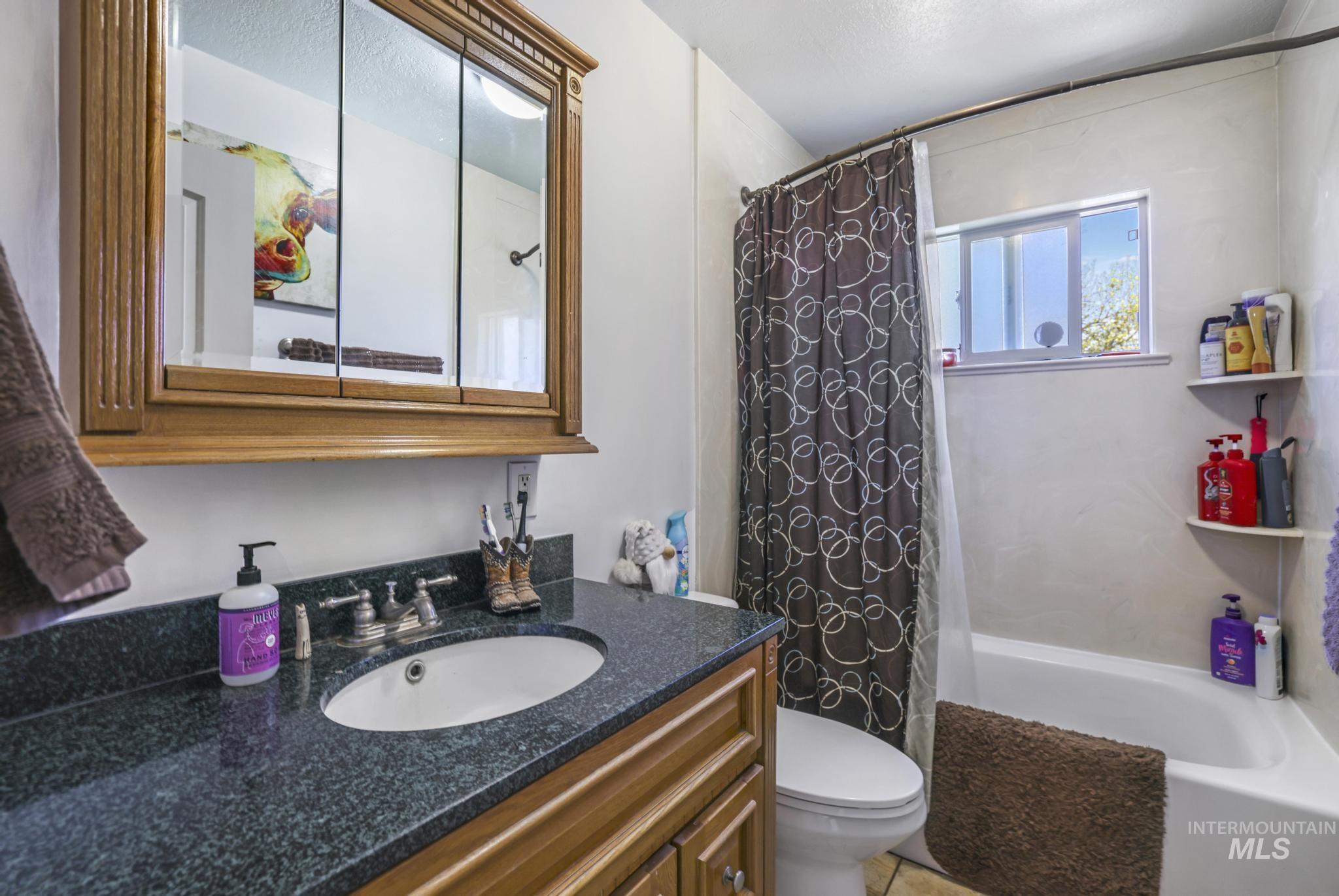 321 Dennis Drive, Burley, Idaho 83318-0000, 5 Bedrooms, 2 Bathrooms, Residential For Sale, Price $363,000, 98976560