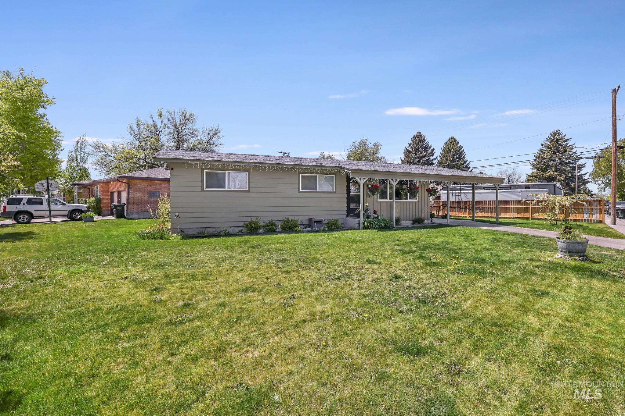 321 Dennis Drive, Burley, Idaho 83318-0000, 5 Bedrooms, 2 Bathrooms, Residential For Sale, Price $363,000, 98976560