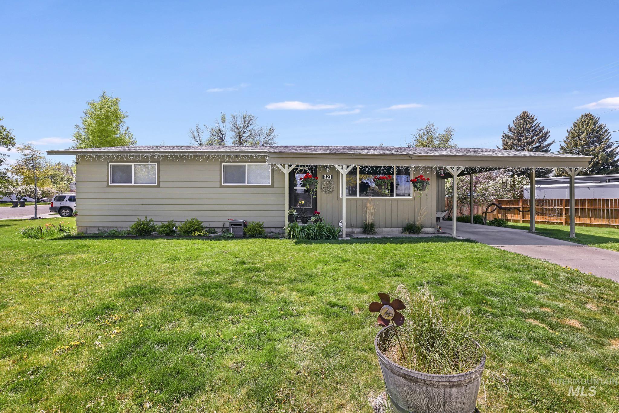 321 Dennis Drive, Burley, Idaho 83318-0000, 5 Bedrooms, 2 Bathrooms, Residential For Sale, Price $363,000, 98976560