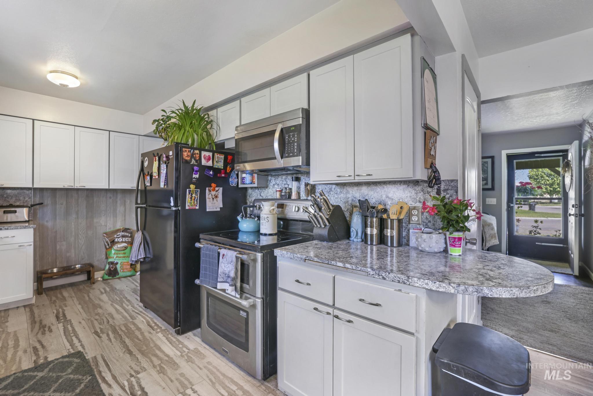 321 Dennis Drive, Burley, Idaho 83318-0000, 5 Bedrooms, 2 Bathrooms, Residential For Sale, Price $363,000, 98976560