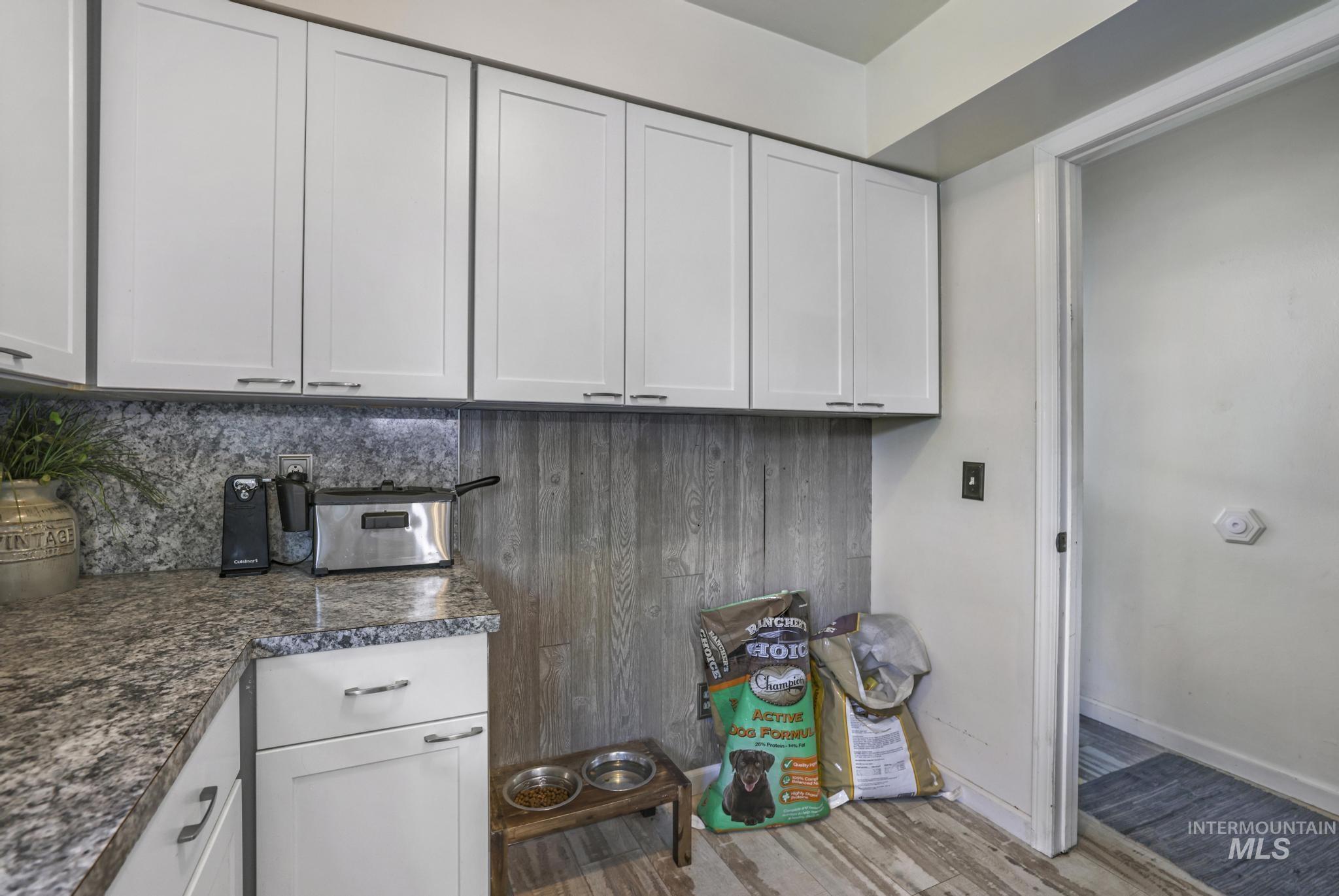 321 Dennis Drive, Burley, Idaho 83318-0000, 5 Bedrooms, 2 Bathrooms, Residential For Sale, Price $363,000, 98976560