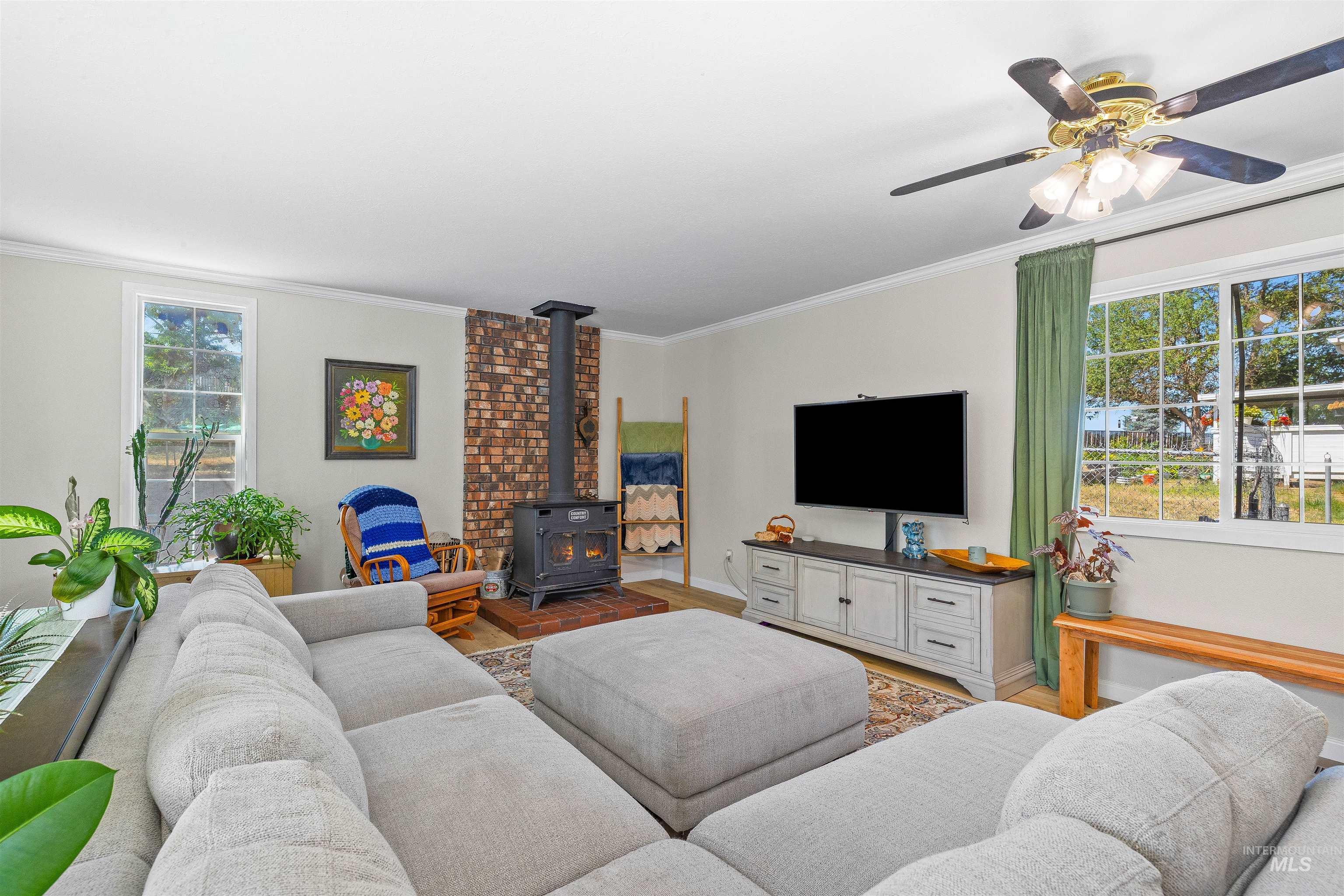 1220 18th Avenue, Lewiston, Idaho 83501, 5 Bedrooms, 3 Bathrooms, Residential For Sale, Price $409,000, 98976564