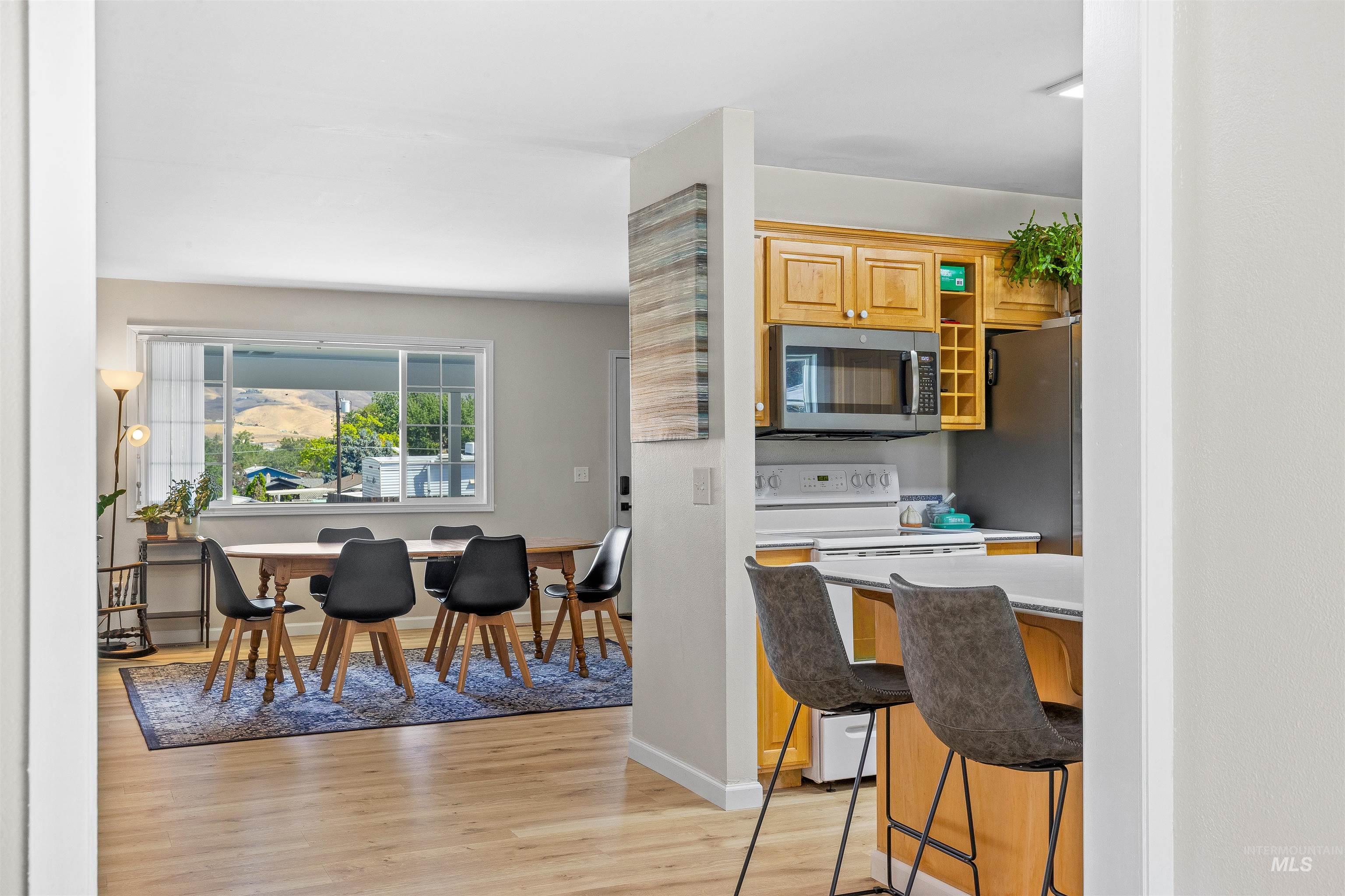 1220 18th Avenue, Lewiston, Idaho 83501, 5 Bedrooms, 3 Bathrooms, Residential For Sale, Price $409,000, 98976564