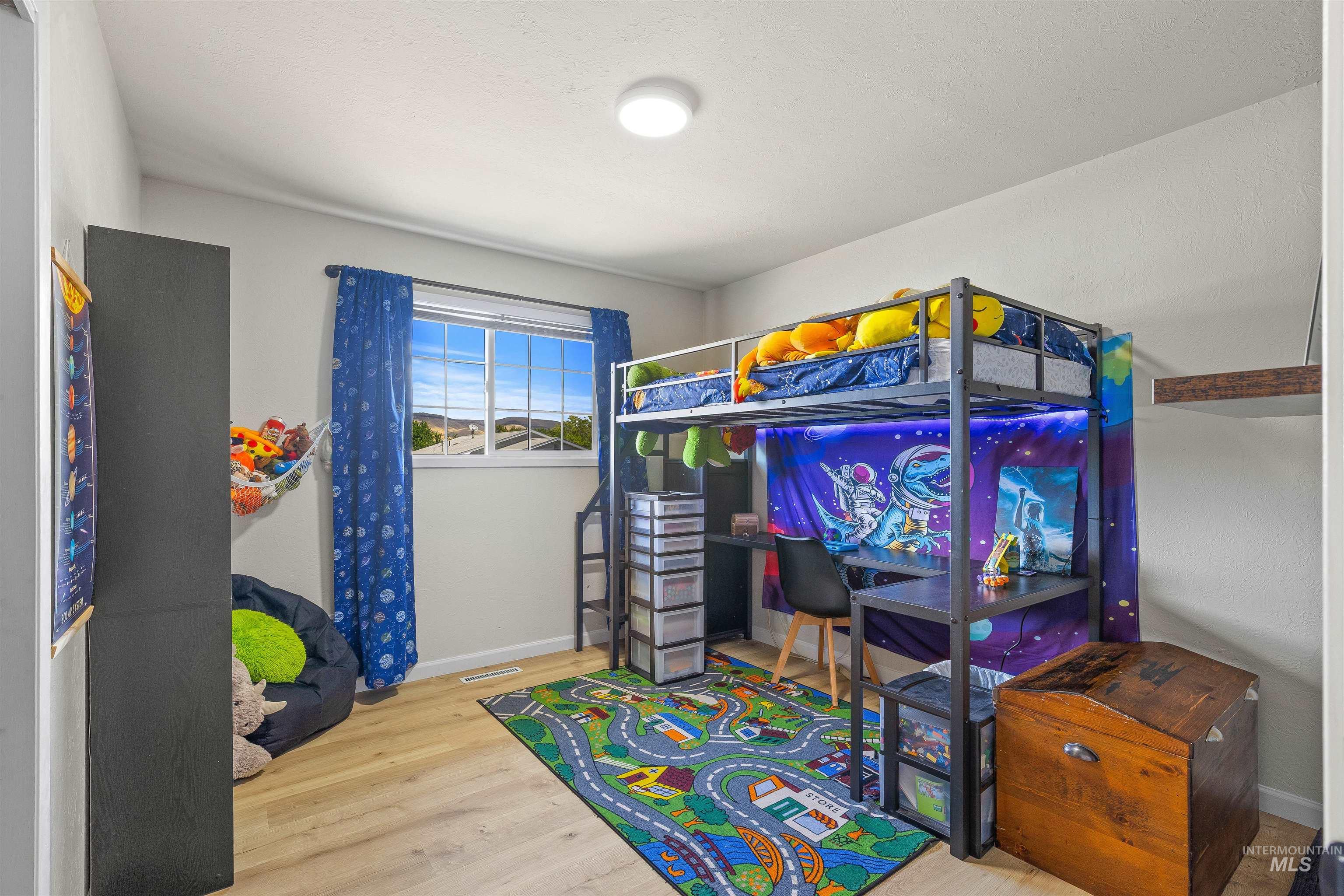 1220 18th Avenue, Lewiston, Idaho 83501, 5 Bedrooms, 3 Bathrooms, Residential For Sale, Price $409,000, 98976564