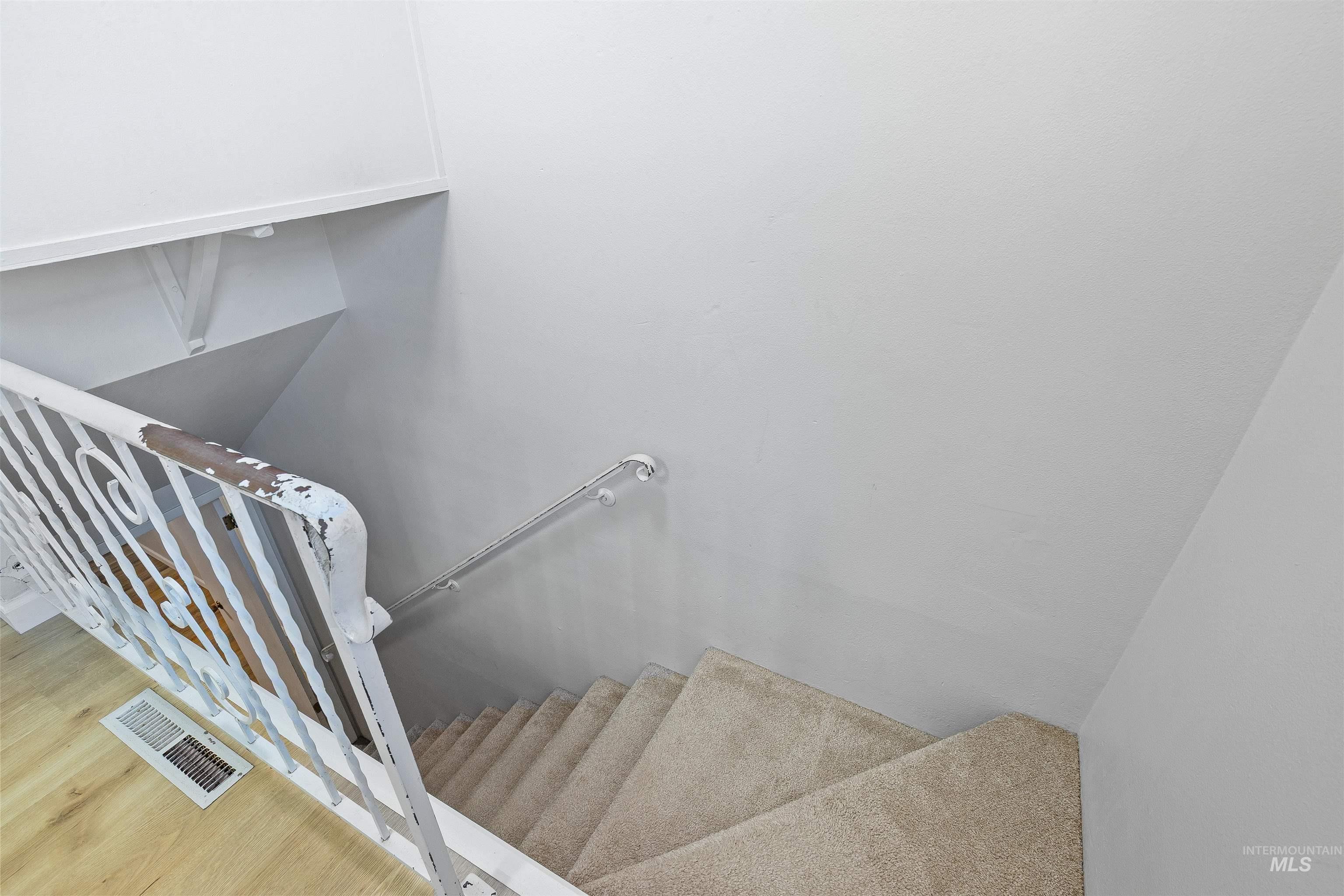 1220 18th Avenue, Lewiston, Idaho 83501, 5 Bedrooms, 3 Bathrooms, Residential For Sale, Price $409,000, 98976564