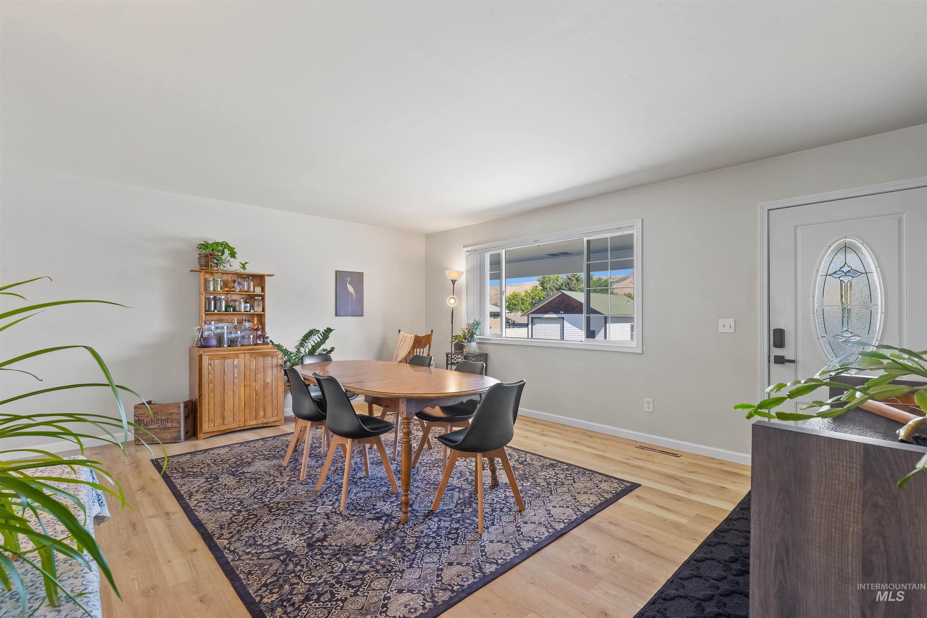 1220 18th Avenue, Lewiston, Idaho 83501, 5 Bedrooms, 3 Bathrooms, Residential For Sale, Price $409,000, 98976564