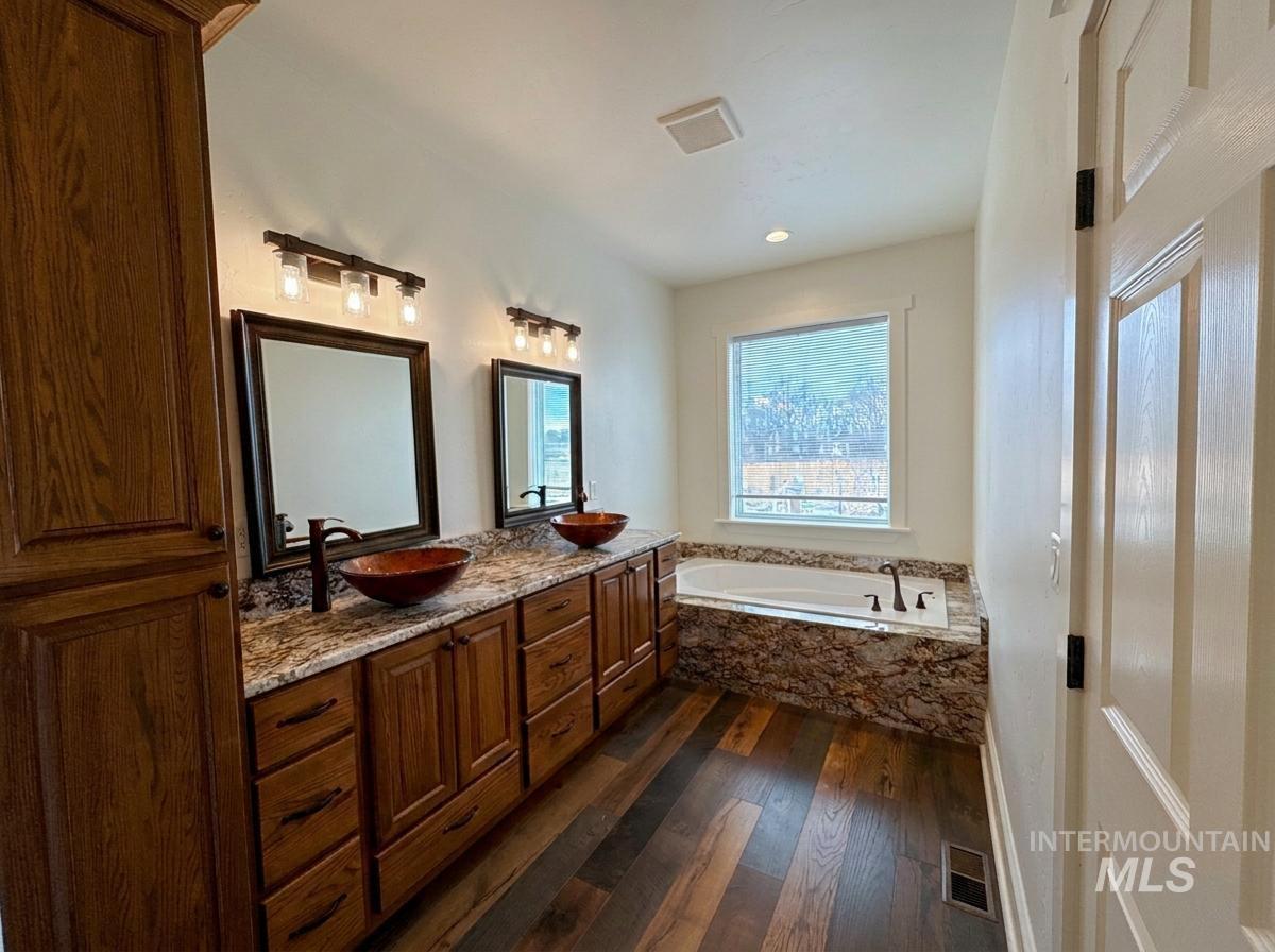 25792 River Road, Grand View, Idaho 83624, 3 Bedrooms, 2 Bathrooms, Residential For Sale, Price $1,480,900, 98976565