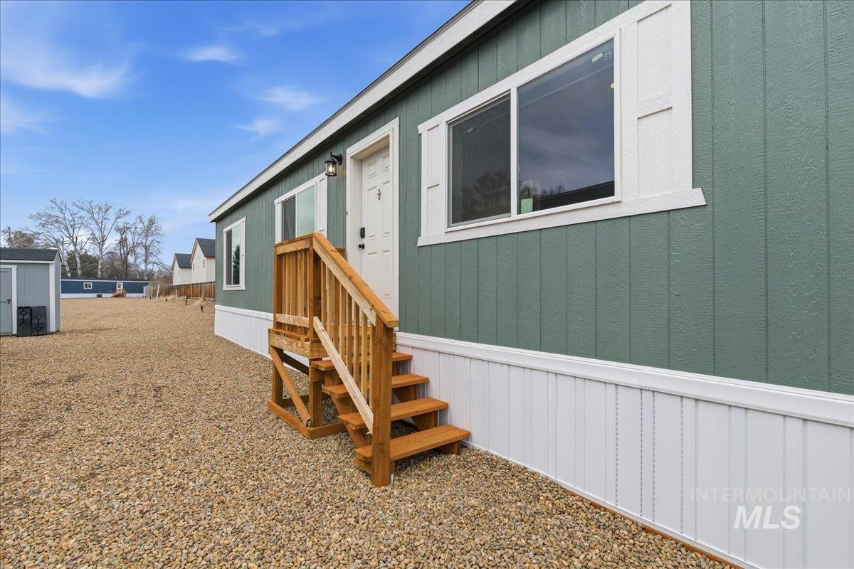 370 W 12th S Street, Mountain Home, Idaho 83647, 4 Bedrooms, 2 Bathrooms, Residential For Sale, Price $180,000, 98976568