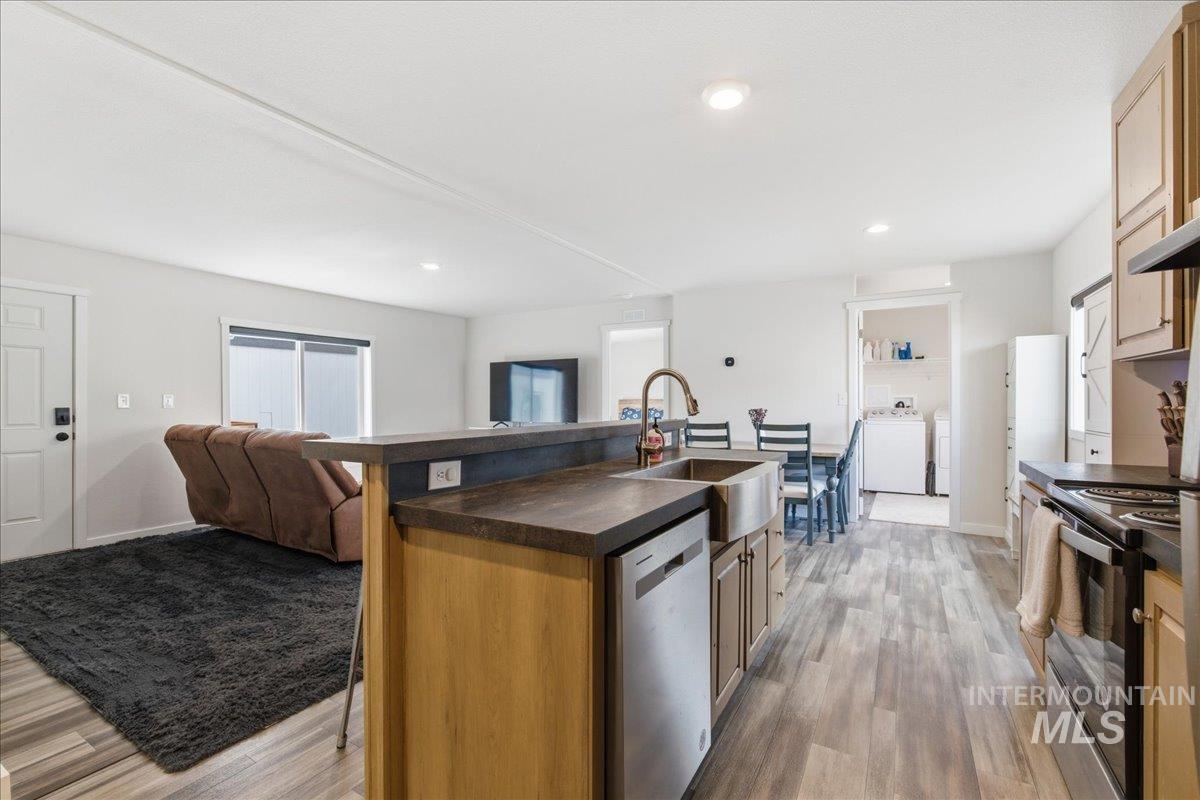 370 W 12th S Street, Mountain Home, Idaho 83647, 4 Bedrooms, 2 Bathrooms, Residential For Sale, Price $180,000, 98976568