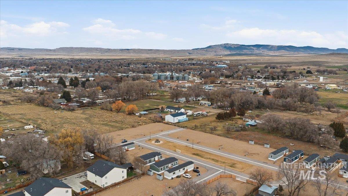 370 W 12th S Street, Mountain Home, Idaho 83647, 4 Bedrooms, 2 Bathrooms, Residential For Sale, Price $180,000, 98976568