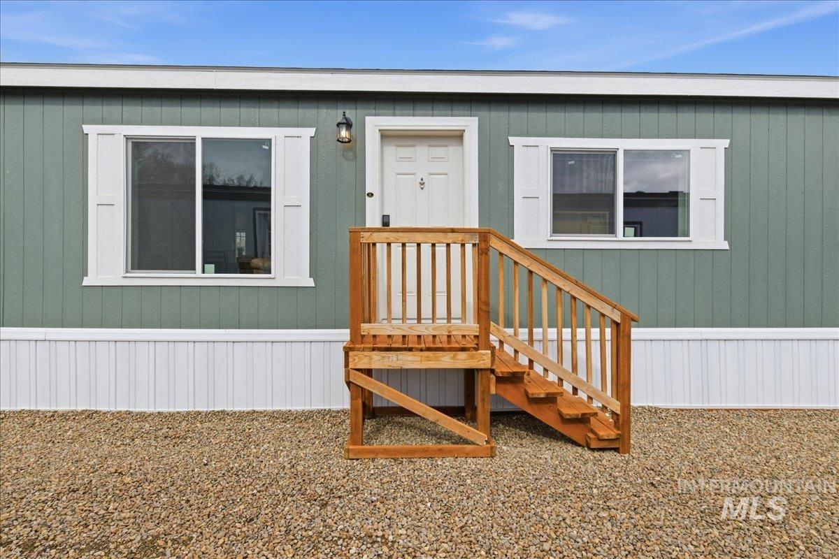 370 W 12th S Street, Mountain Home, Idaho 83647, 4 Bedrooms, 2 Bathrooms, Residential For Sale, Price $180,000, 98976568