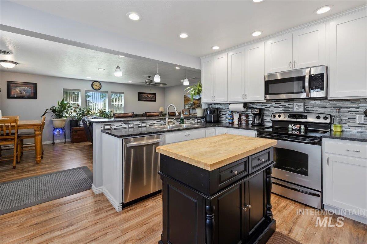 98 West 100 North, Jerome, Idaho 83338, 4 Bedrooms, 3 Bathrooms, Residential For Sale, Price $597,000, 98976569