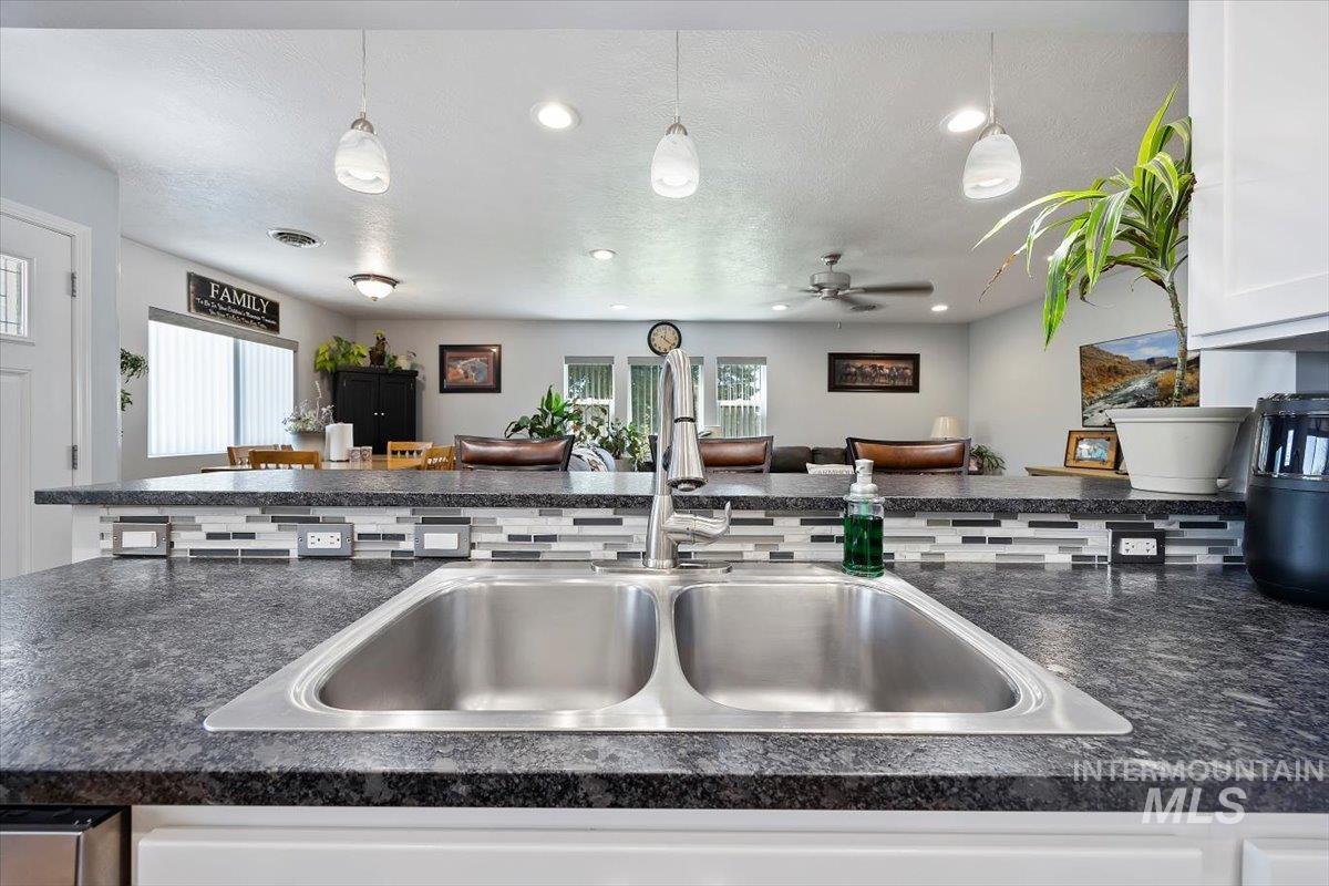 98 West 100 North, Jerome, Idaho 83338, 4 Bedrooms, 3 Bathrooms, Residential For Sale, Price $597,000, 98976569