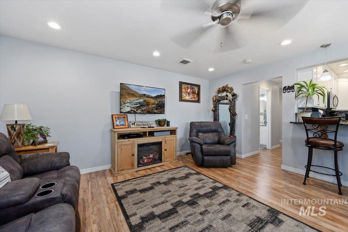 98 West 100 North, Jerome, Idaho 83338, 4 Bedrooms, 3 Bathrooms, Residential For Sale, Price $597,000, 98976569