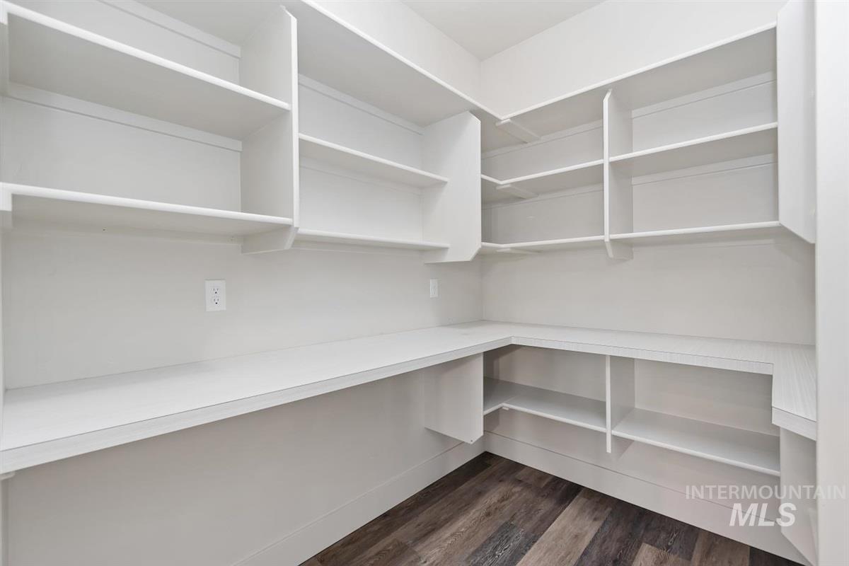 9580 W Ringle Creek, Star, Idaho 83669, 3 Bedrooms, 2 Bathrooms, Residential For Sale, Price $709,900,MLS 98976570