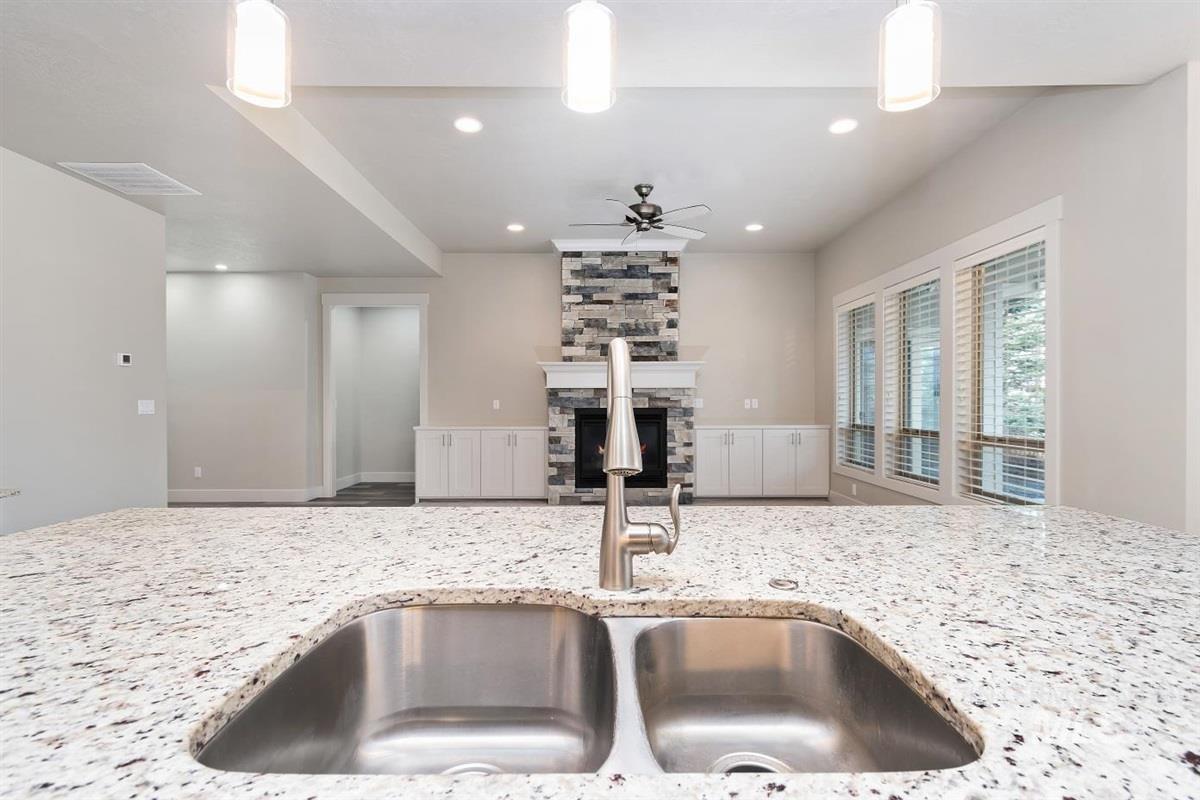 9580 W Ringle Creek, Star, Idaho 83669, 3 Bedrooms, 2 Bathrooms, Residential For Sale, Price $724,900, 98976570